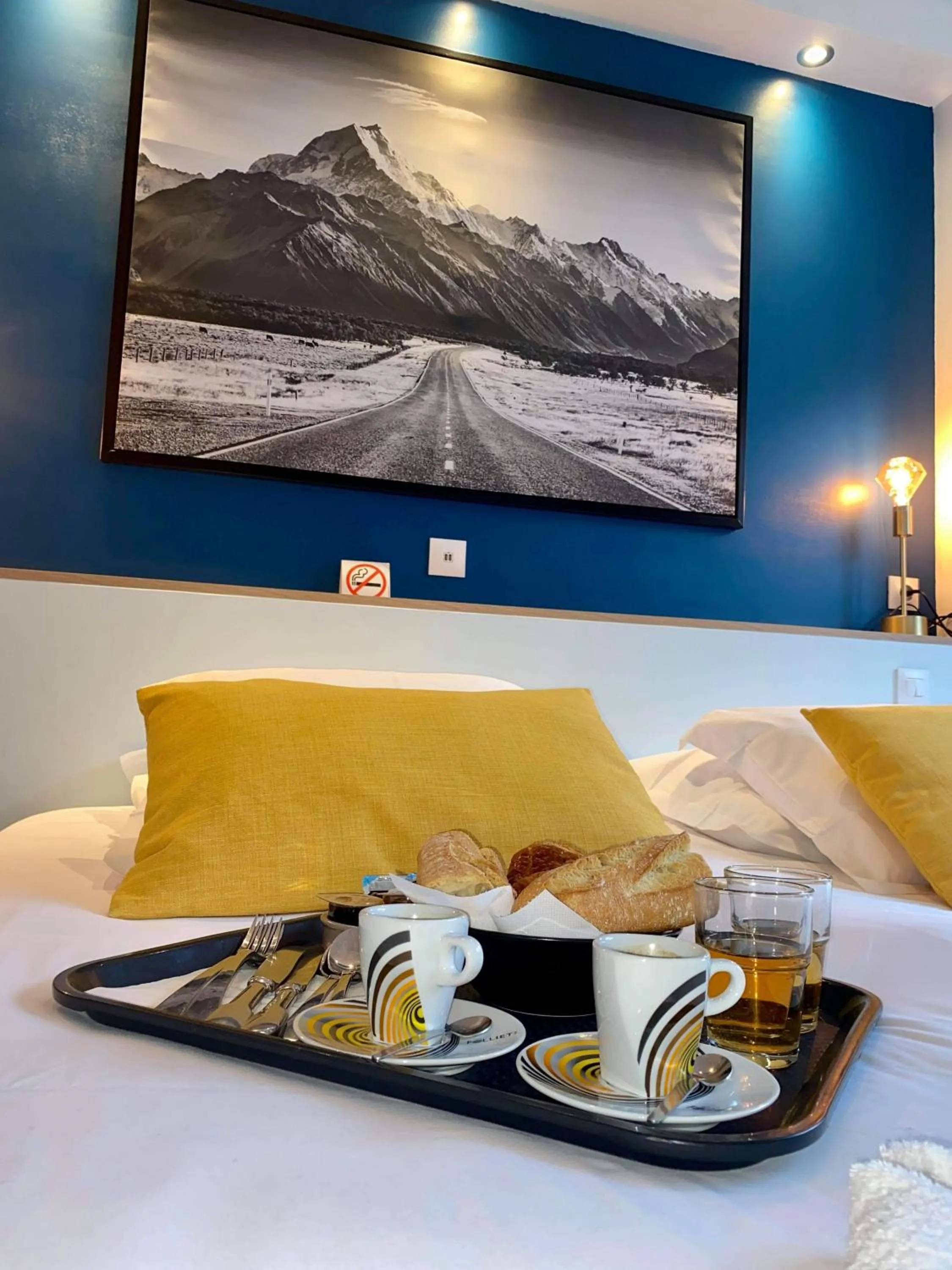 Food and drinks in Cit'Hôtel le Welcome