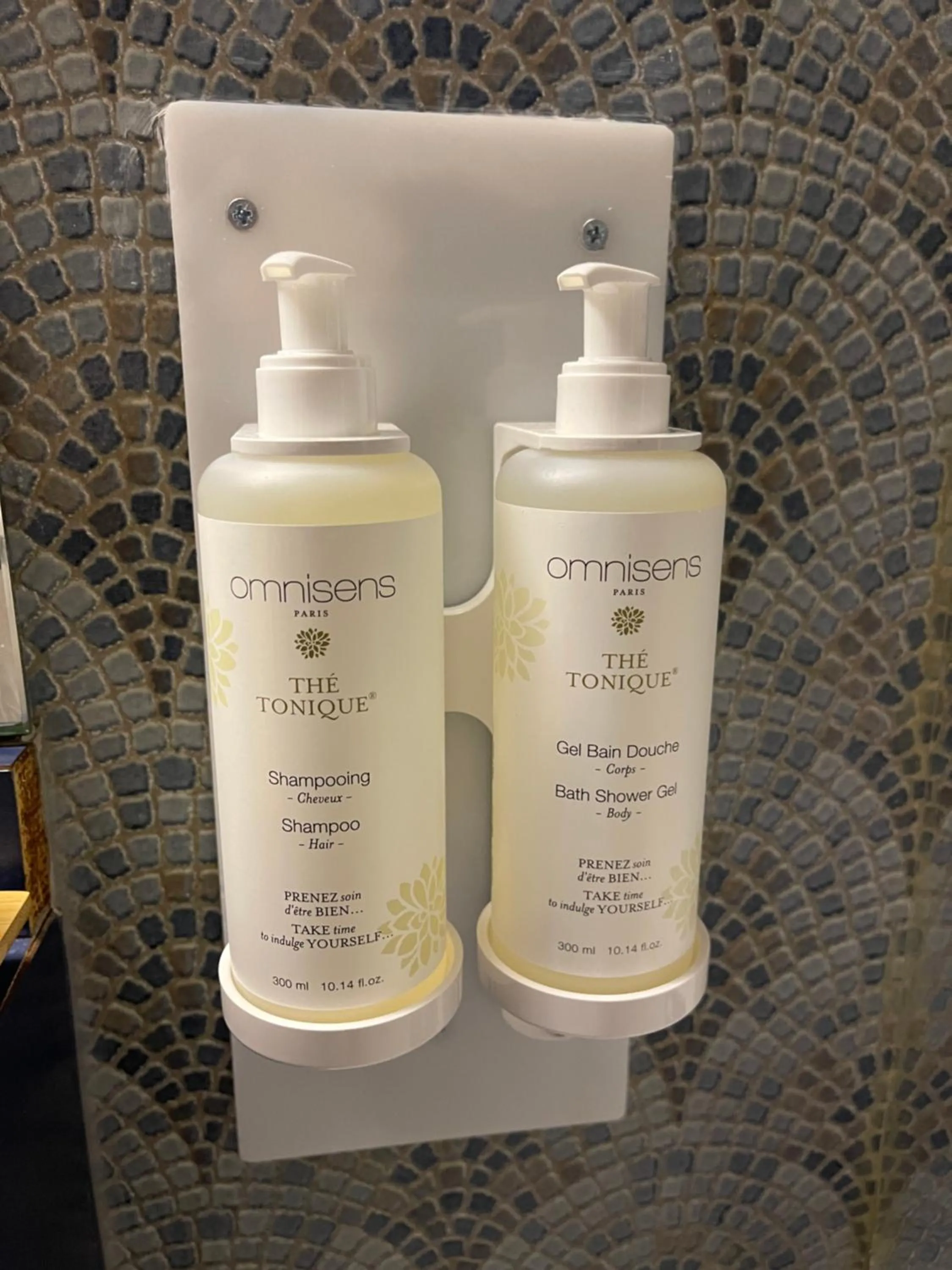 Bathroom in Cit'Hôtel le Welcome