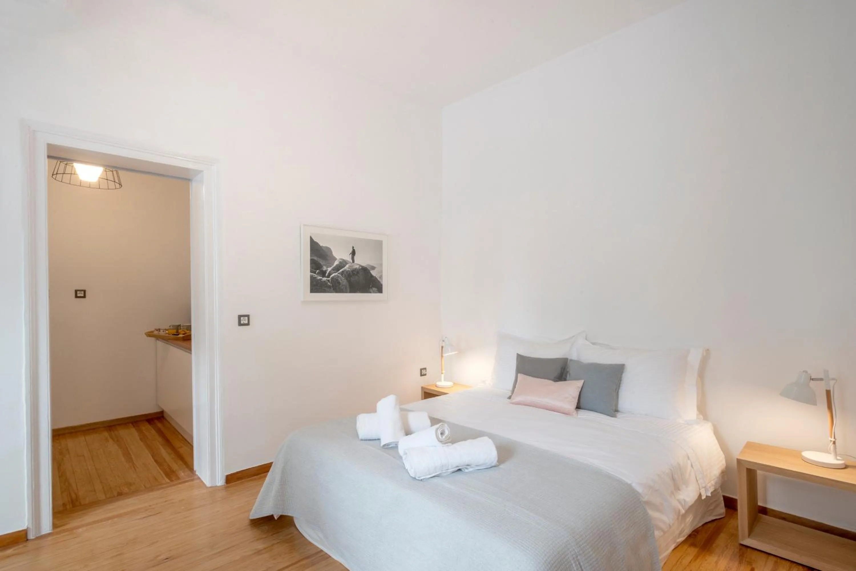 Kitchen or kitchenette, Bed in Athens Residence Apartments