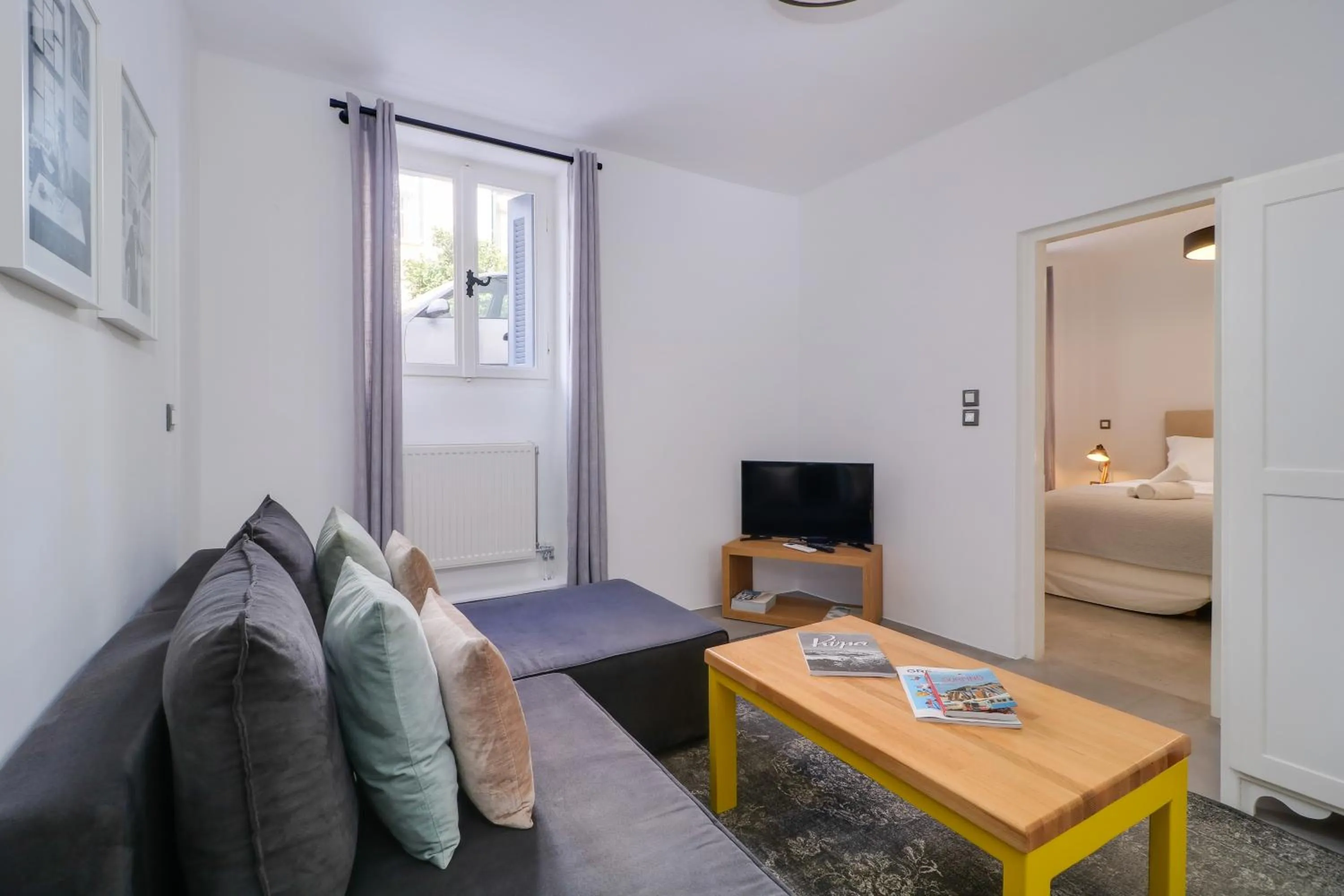 Living room, Bed in Athens Residence Apartments