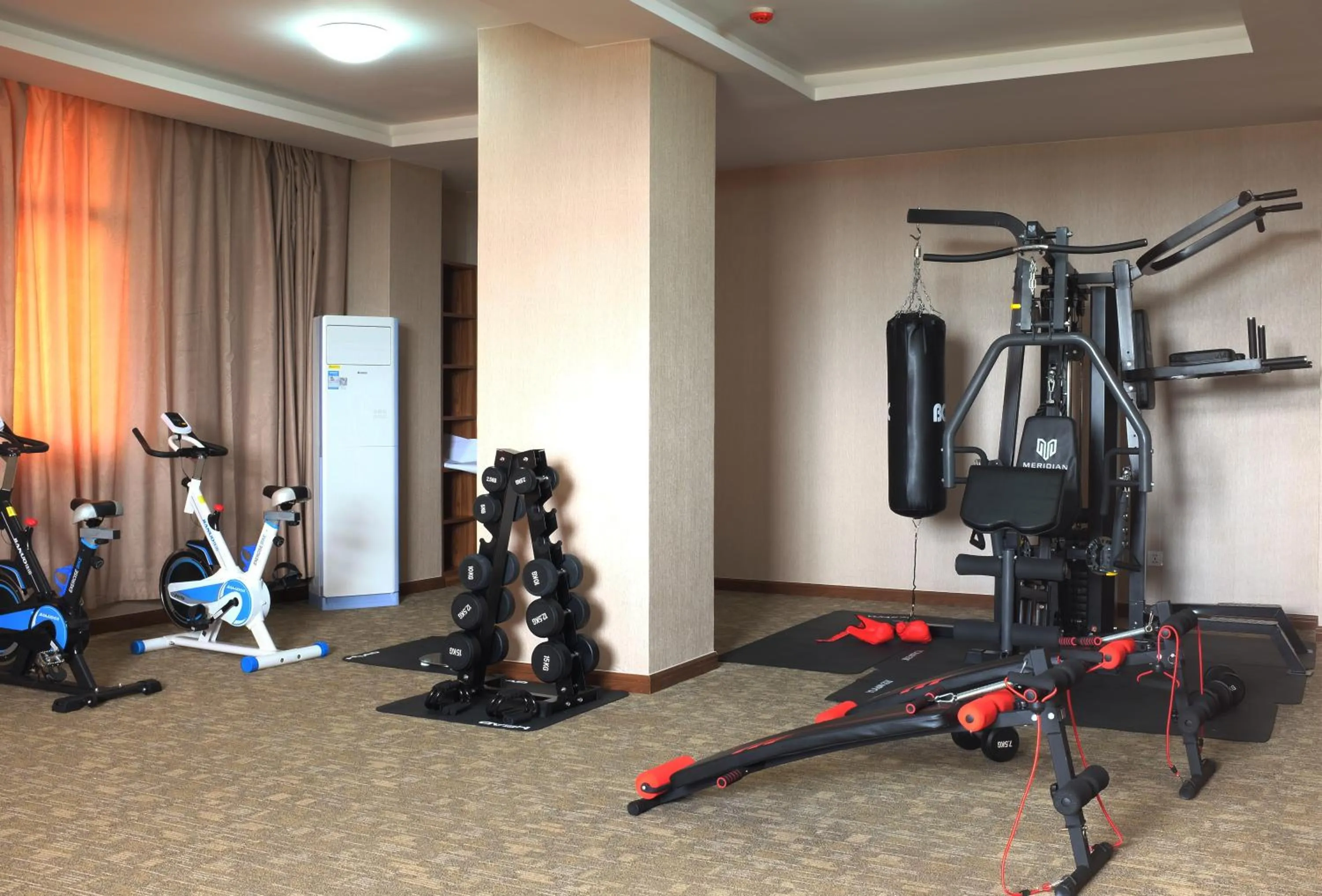 Fitness centre/facilities in Dmall Hotel