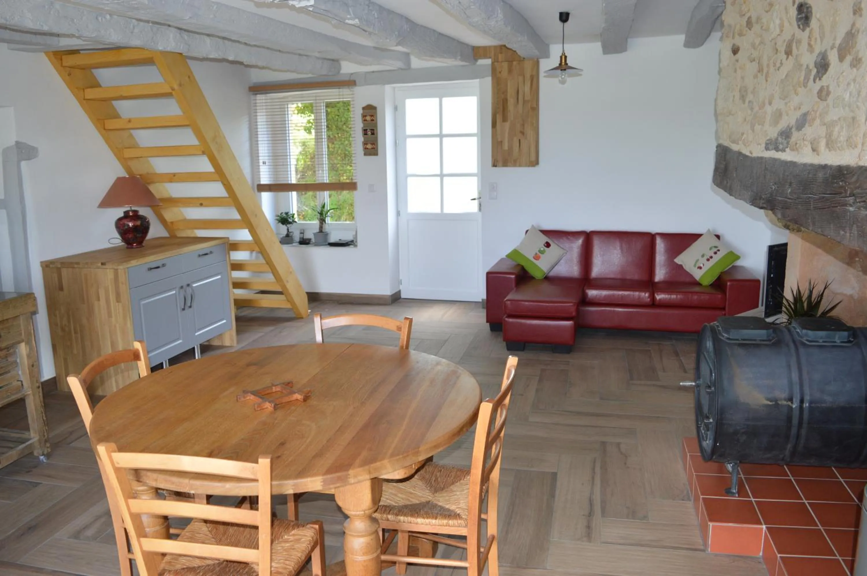 TV and multimedia in Aux Volets Bleus Chez Mark & Sylvie