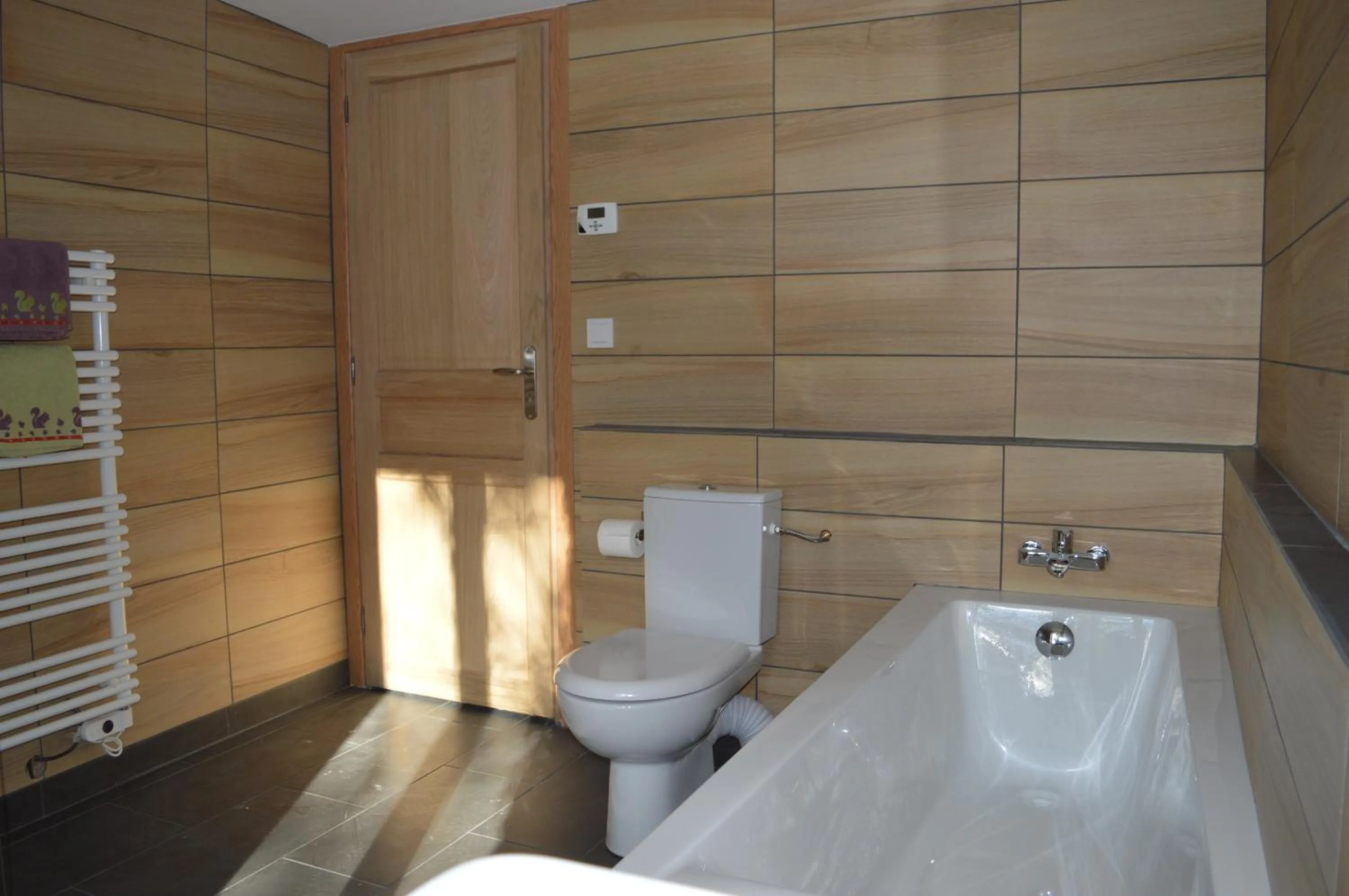 Bathroom in Aux Volets Bleus Chez Mark & Sylvie