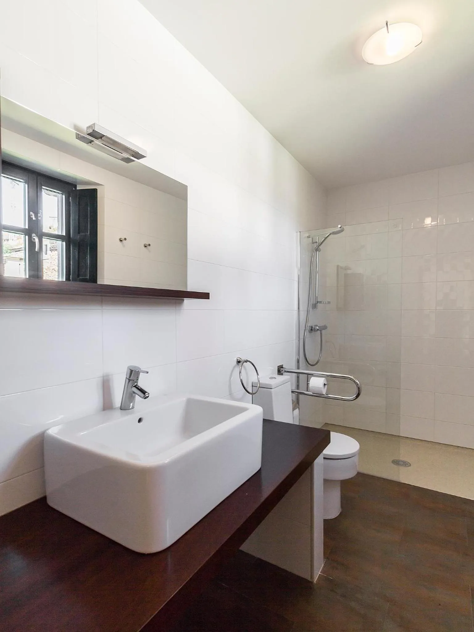 Shower in Hotel Pazo de Berbetoros