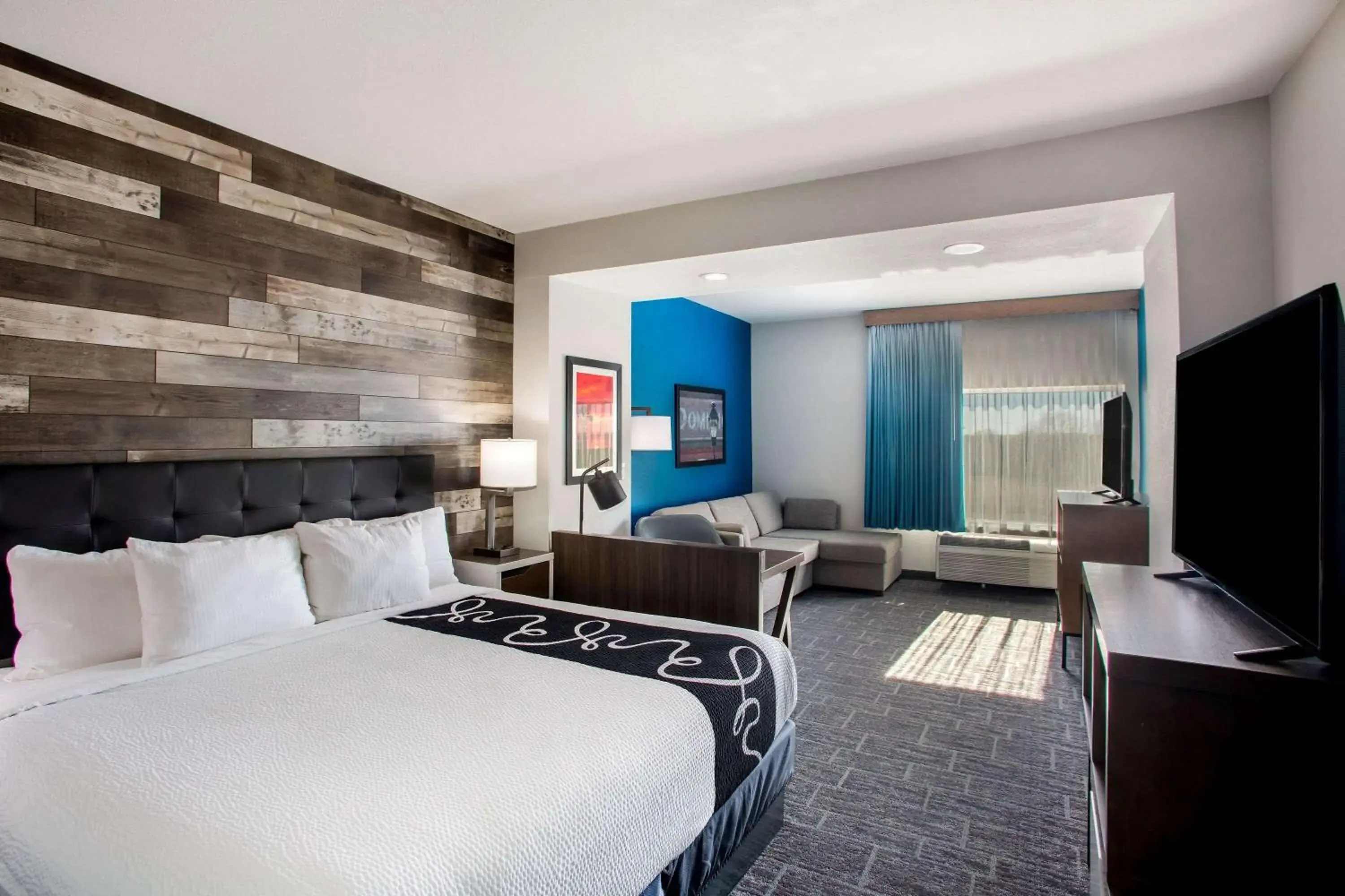 Executive King Studio Suite with City View - Non-Smoking in La Quinta by Wyndham Pittsburg Executive King Studio Suite with City View - Non-Smoking in La Quinta by Wyndham Pittsburg