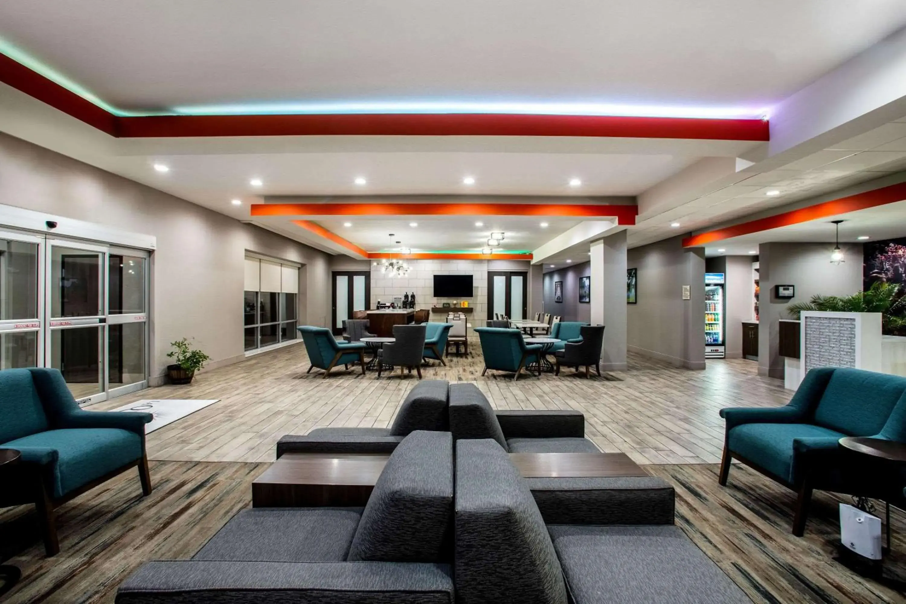 Lobby or reception in La Quinta by Wyndham Pittsburg Lobby or reception in La Quinta by Wyndham Pittsburg