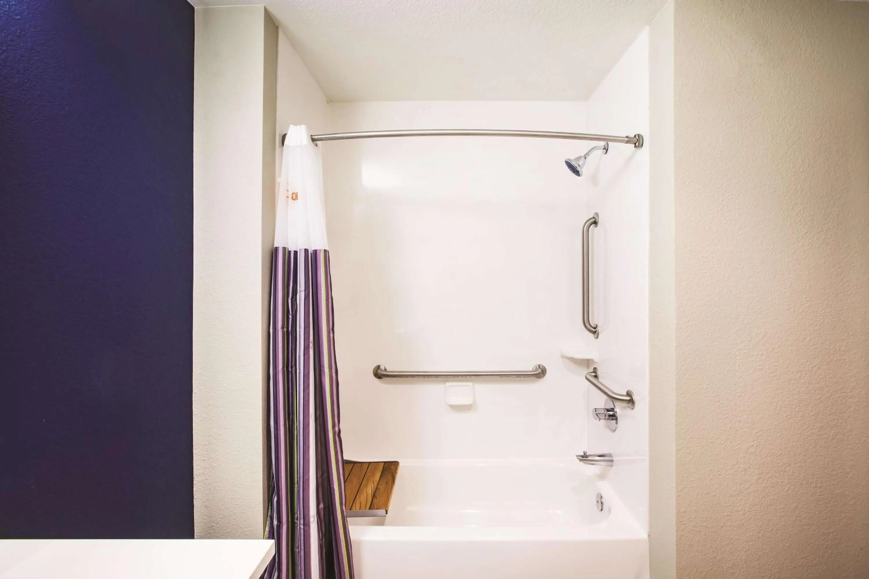 Photo of the whole room in La Quinta by Wyndham Wichita Northeast