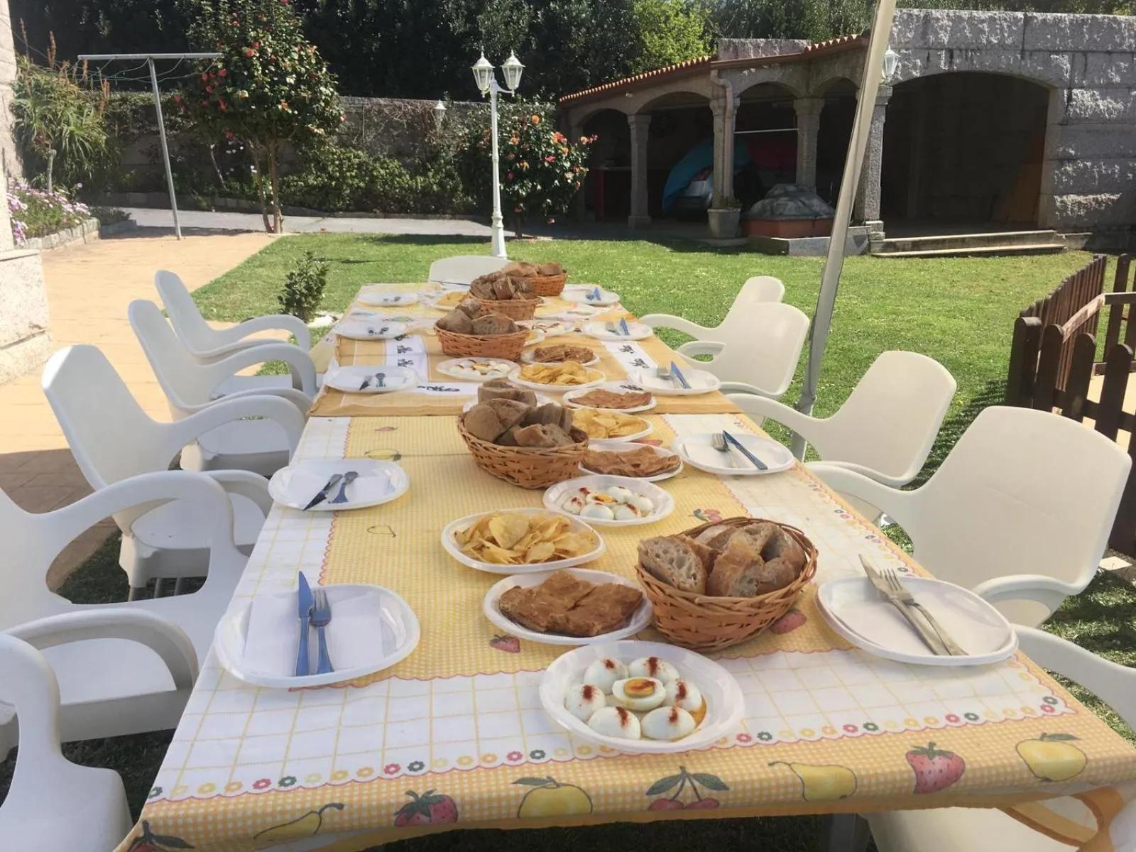 Lunch in Chan da Vella