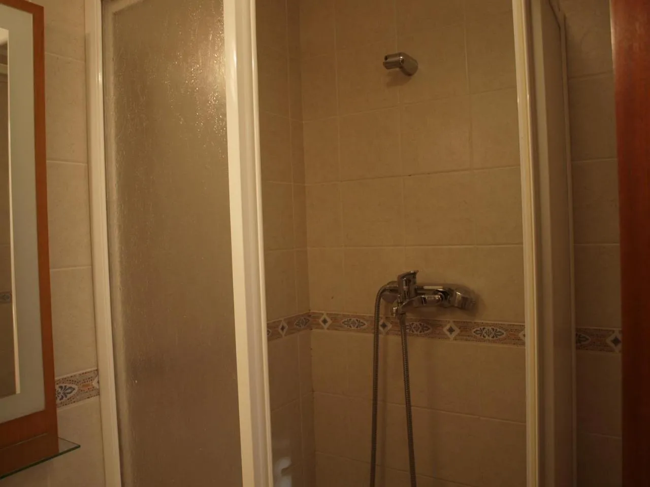 Shower in Chan da Vella