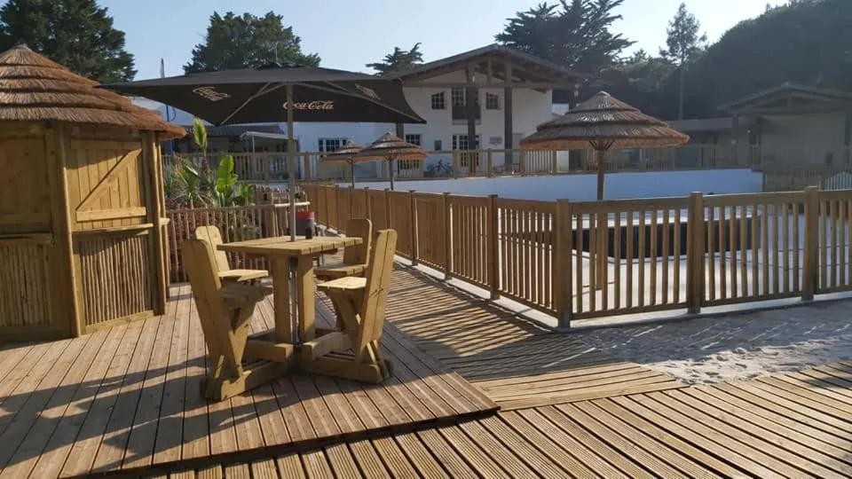 Swimming pool in Camping Les Maraises
