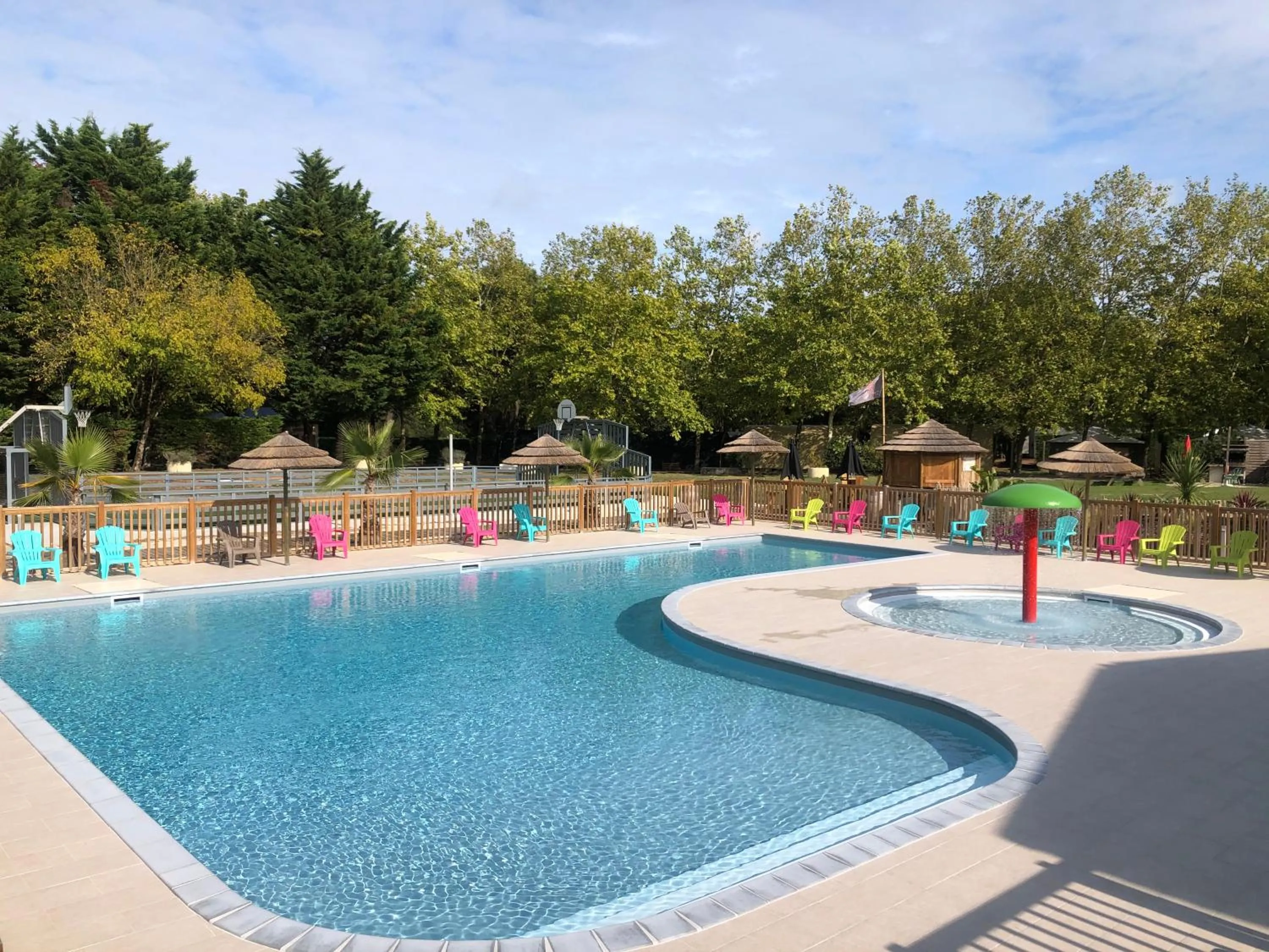 Swimming pool in Camping Les Maraises