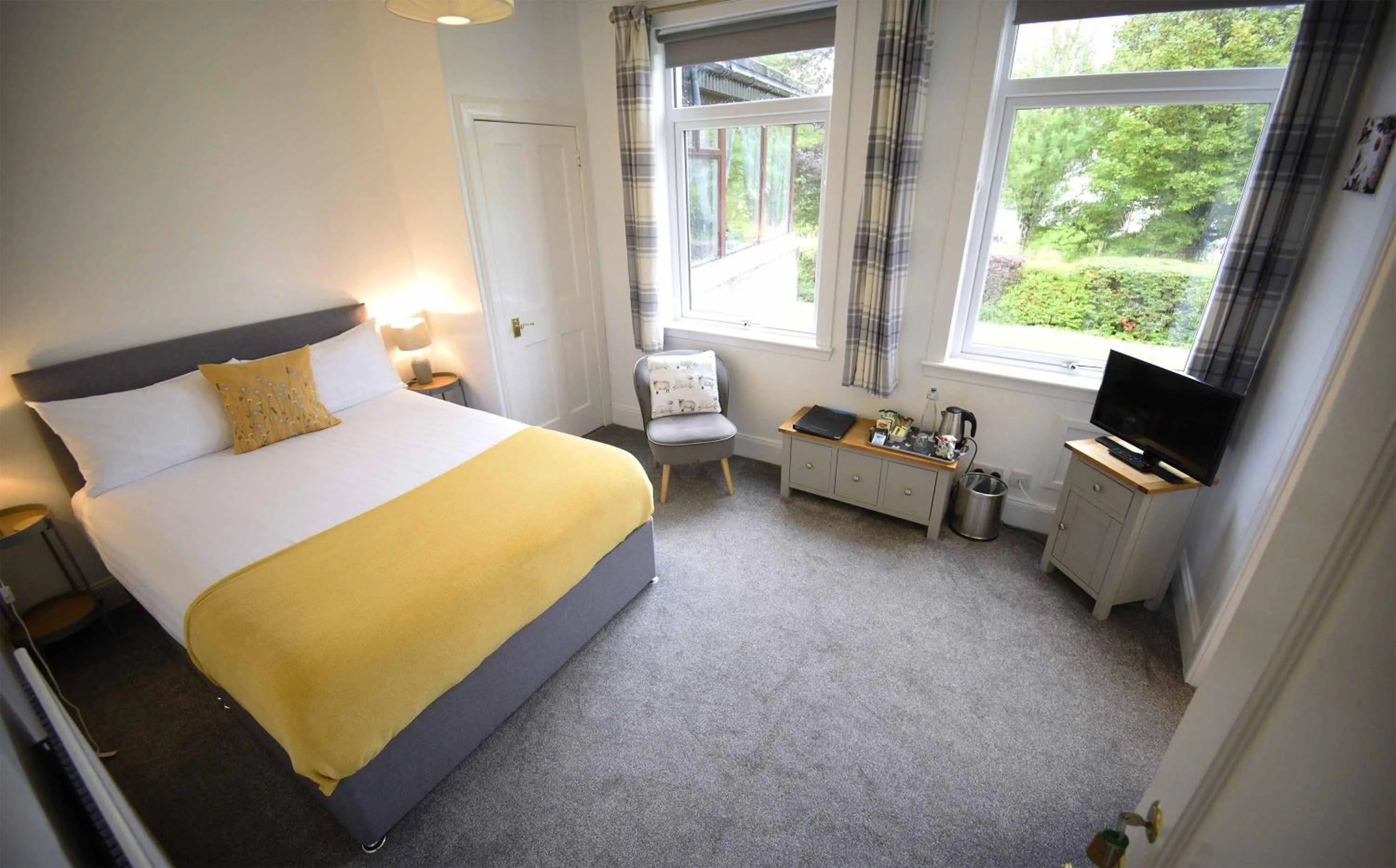 Bedroom, Bed in Atholl House Skye