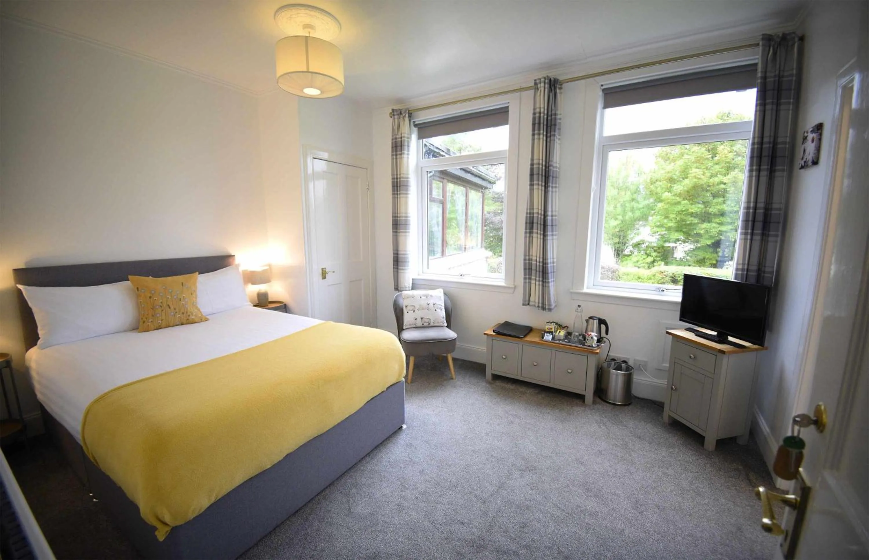 Bedroom, Bed in Atholl House Skye