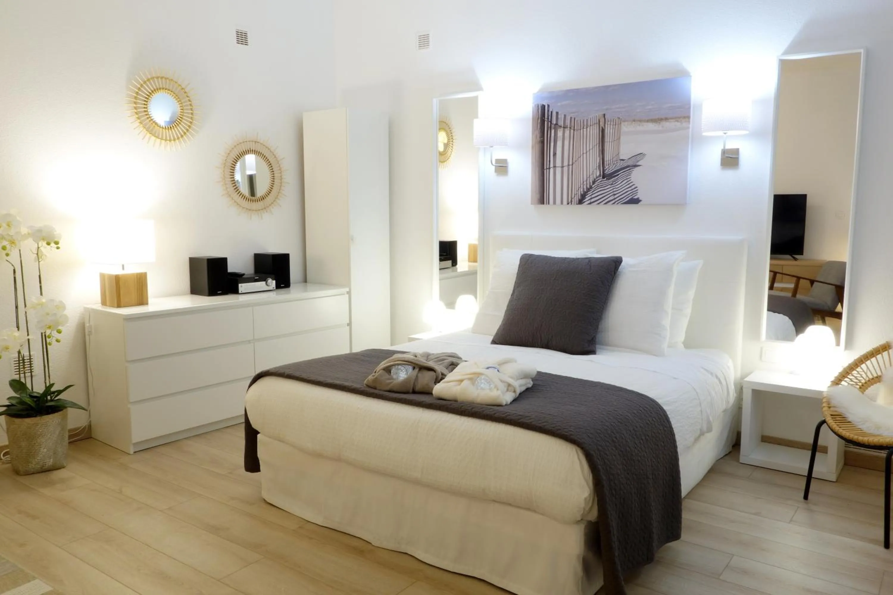 Bedroom, Bed in Arles Getaway - La Suite Arlésienne