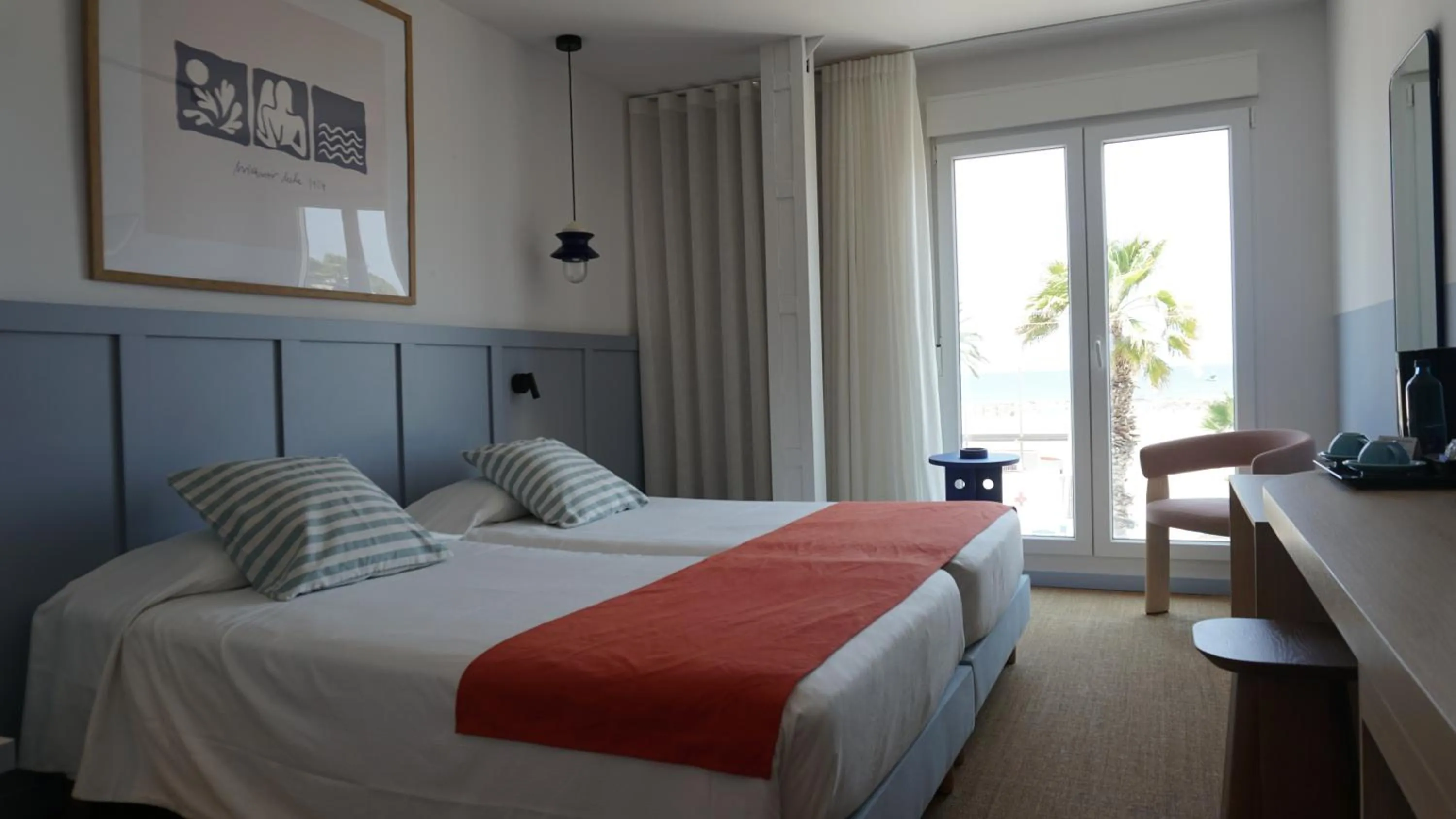 TV and multimedia, Bed in Hotel Miramar Valencia