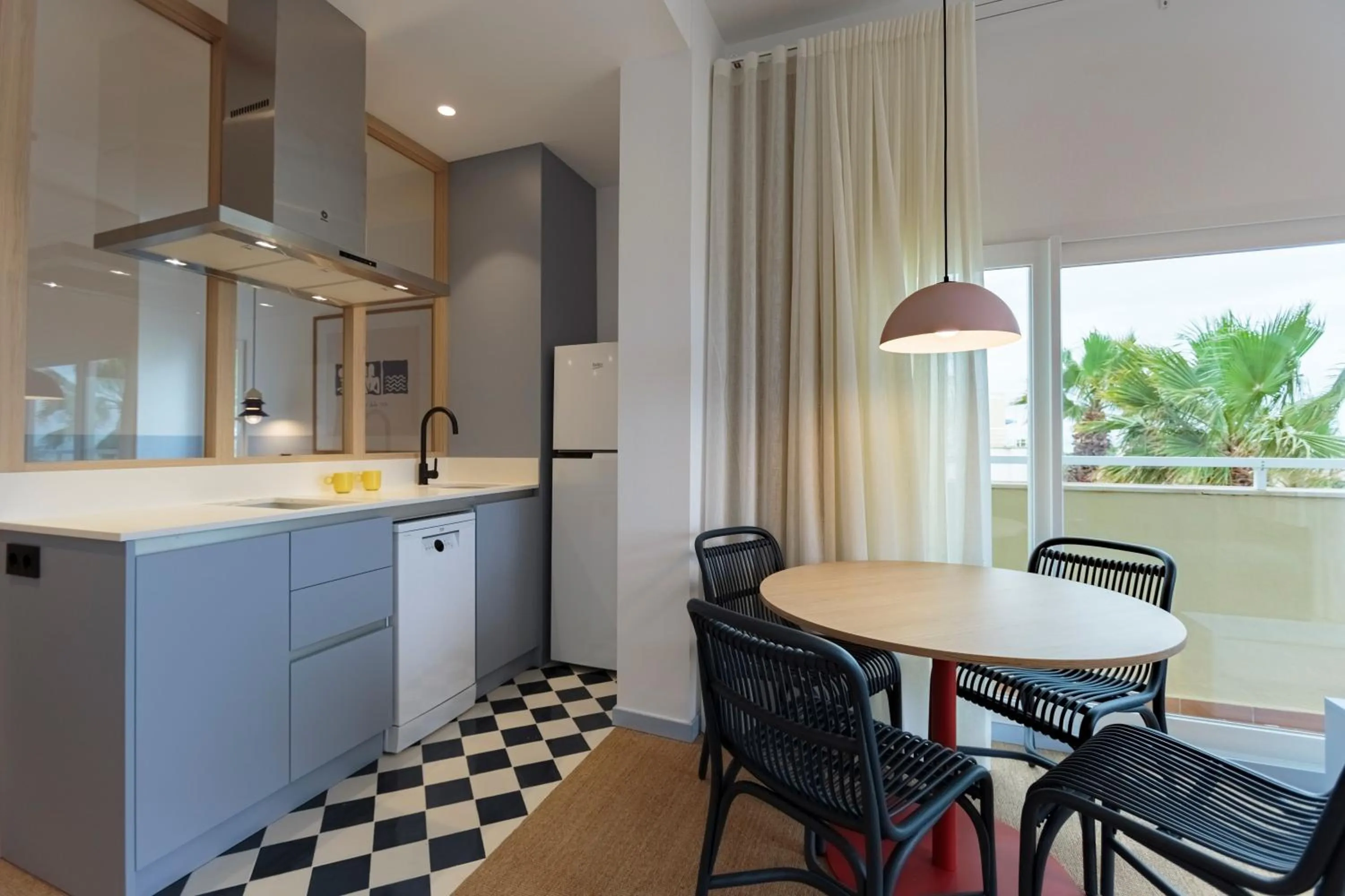 Coffee/tea facilities in Hotel Miramar Valencia