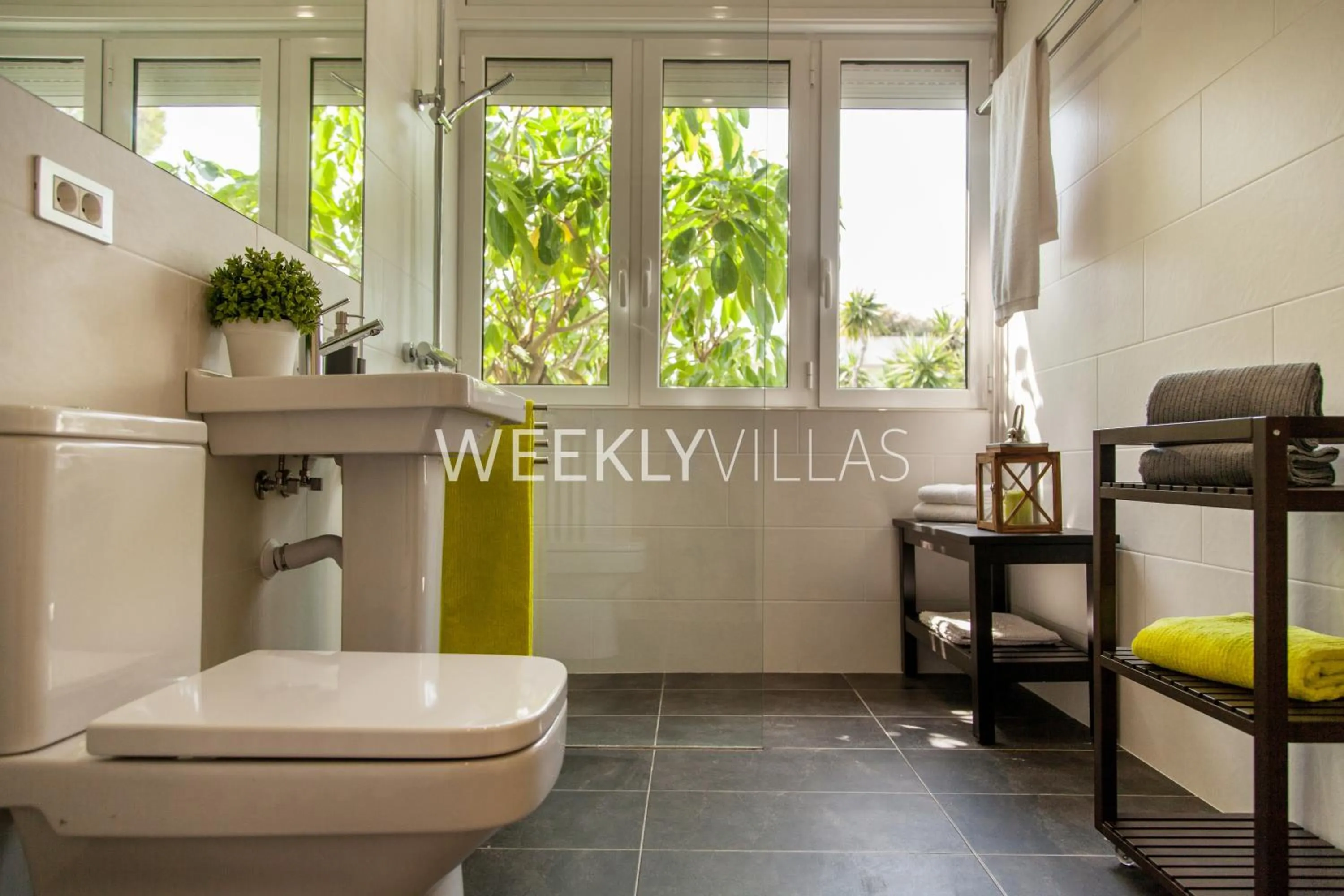 Bathroom in Villa Sitges Tupinetti Beach at 1 min walk Amaizing Garden and View Center Sitges 5 minutes walk NO NEED CAR