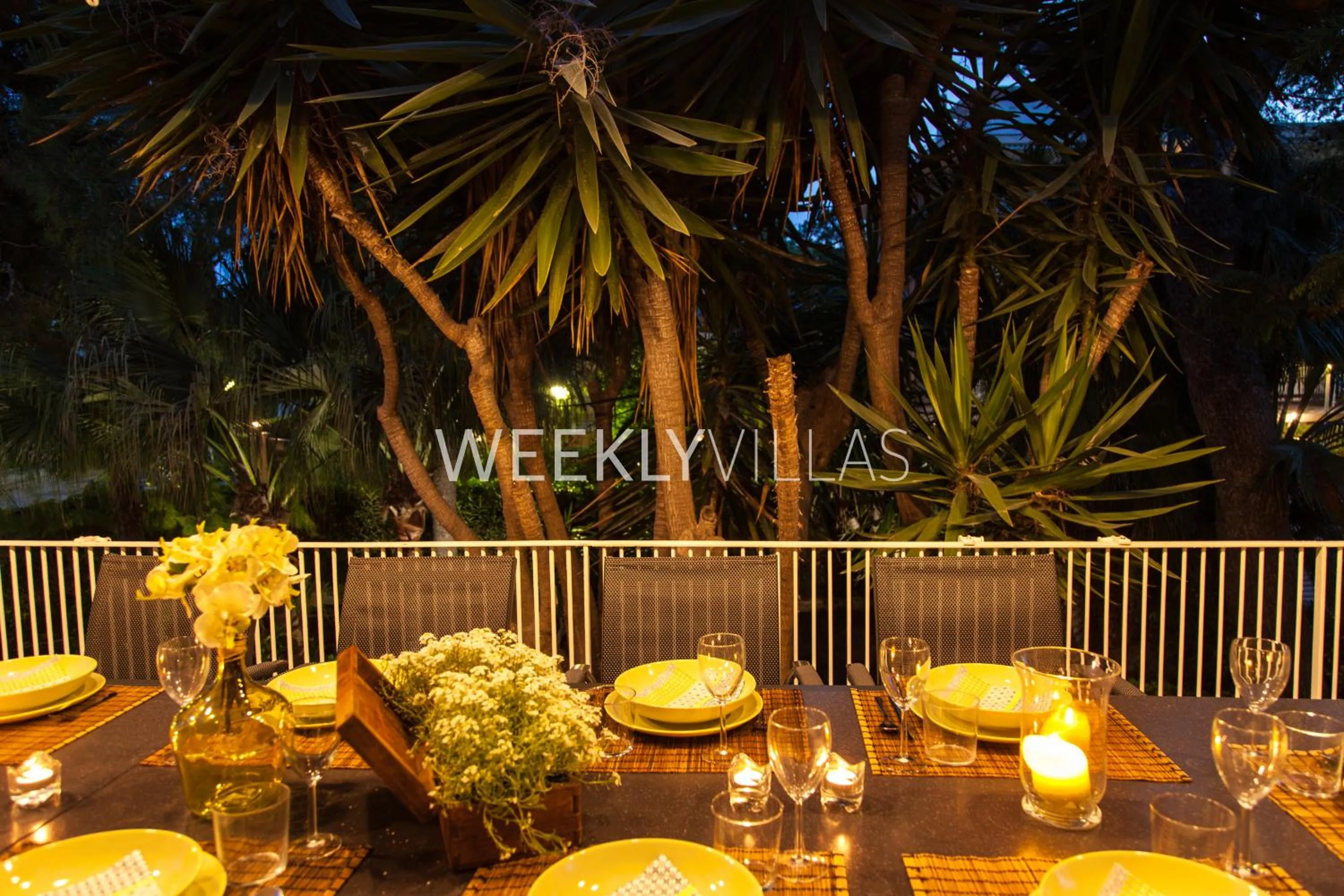 Night in Villa Sitges Tupinetti Beach at 1 min walk Amaizing Garden and View Center Sitges 5 minutes walk NO NEED CAR