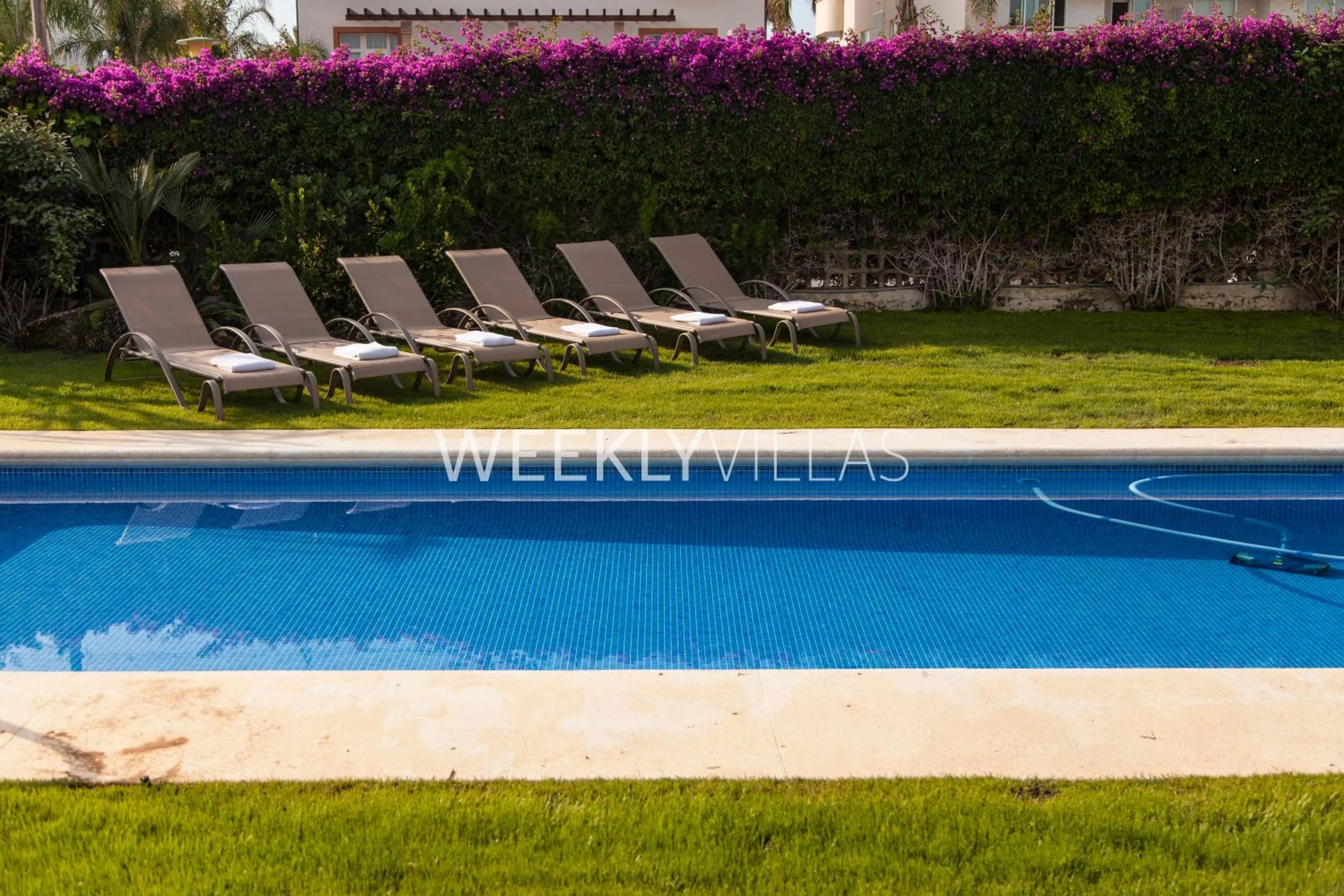 Garden in Villa Sitges Tupinetti Beach at 1 min walk Amaizing Garden and View Center Sitges 5 minutes walk NO NEED CAR