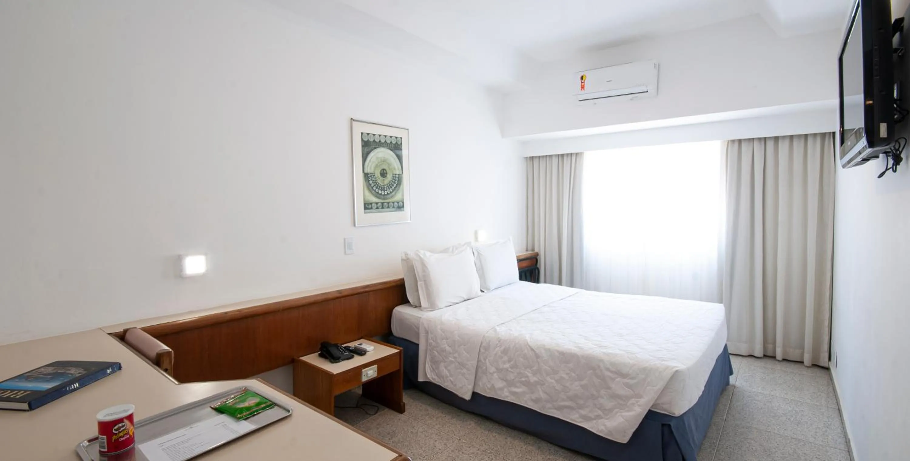 Bed in Hotel Bandeirantes