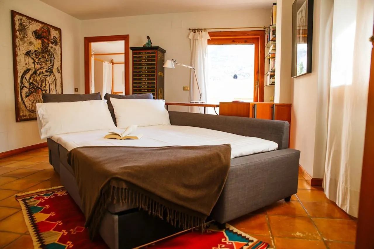 Bed in Villa El Porto