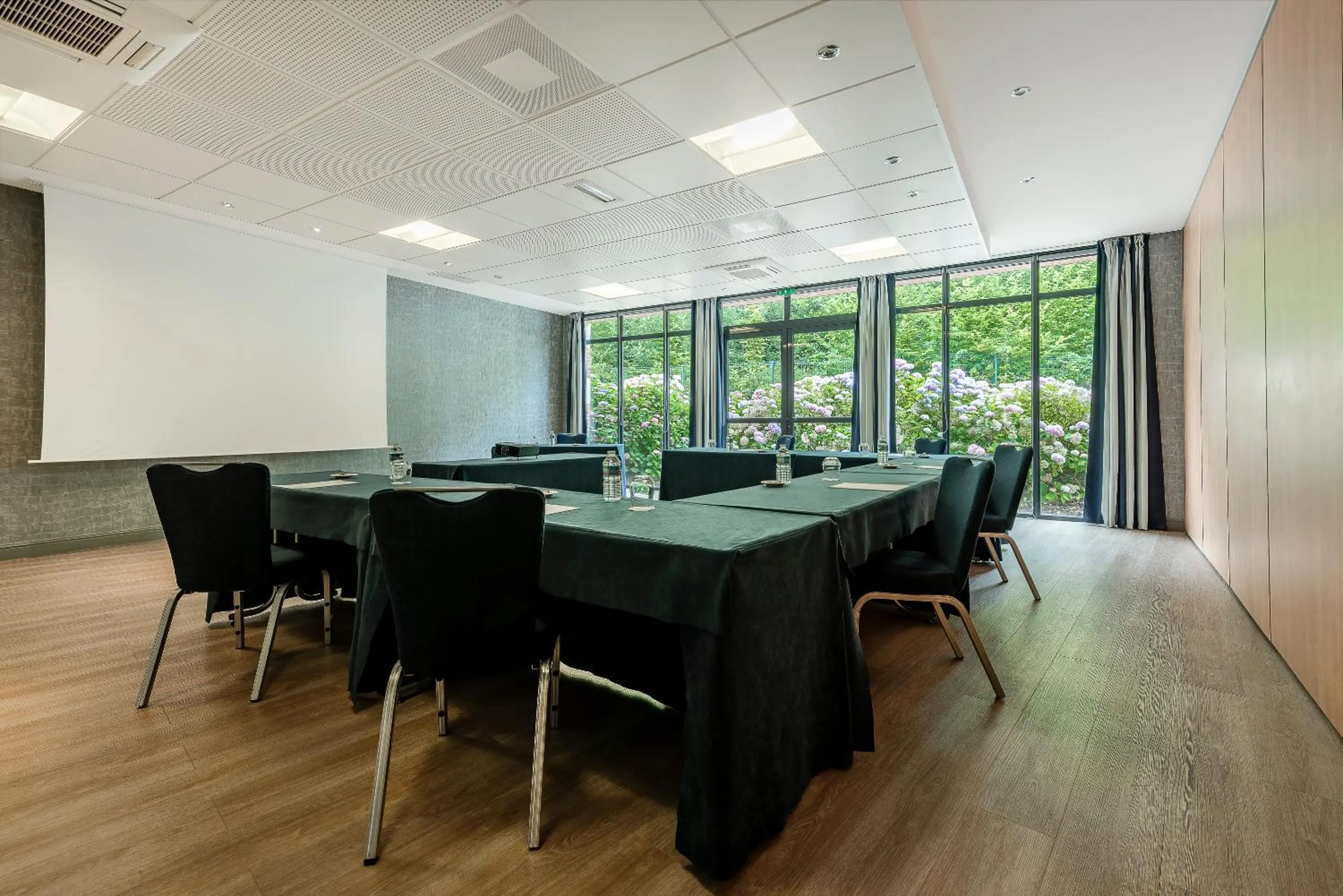 Meeting/conference room in Hôtel du Golf