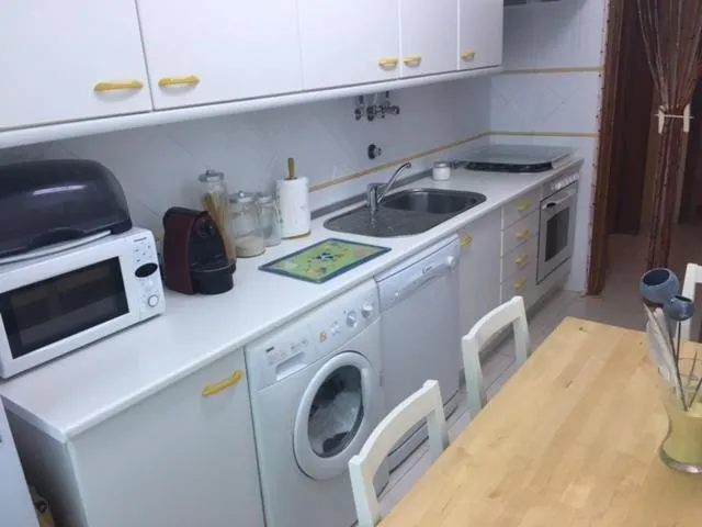 Communal kitchen in Coral
