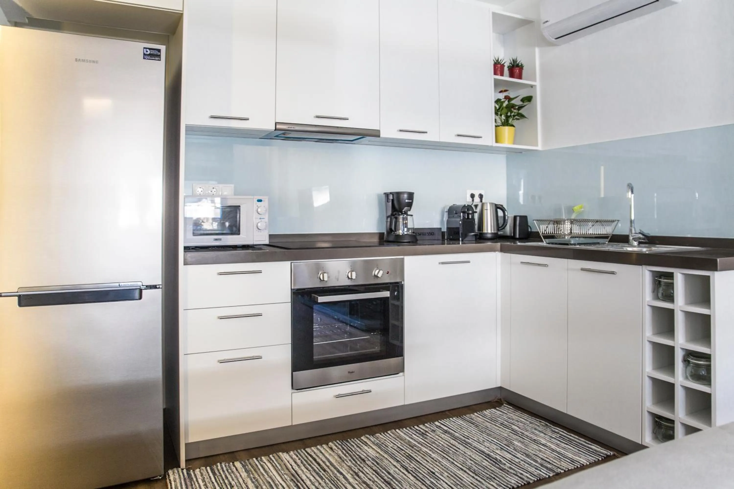 Coffee/tea facilities in The Athens Insider