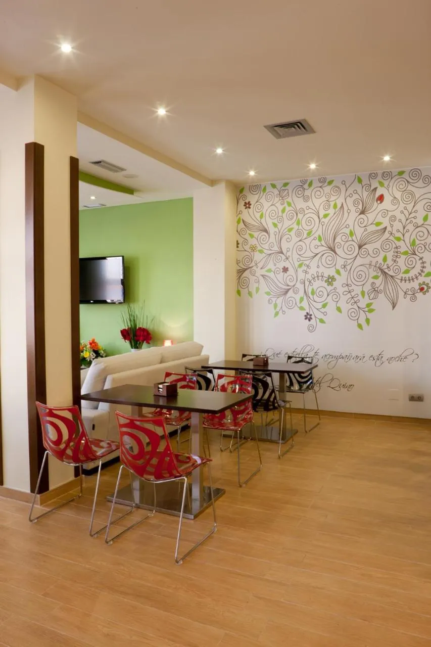 Restaurant/places to eat in Hotel Quino