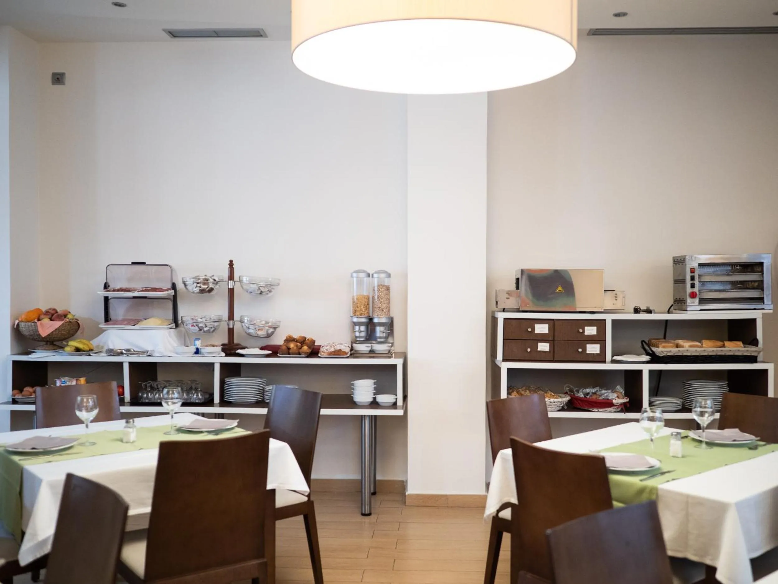 Breakfast in Hotel Quino