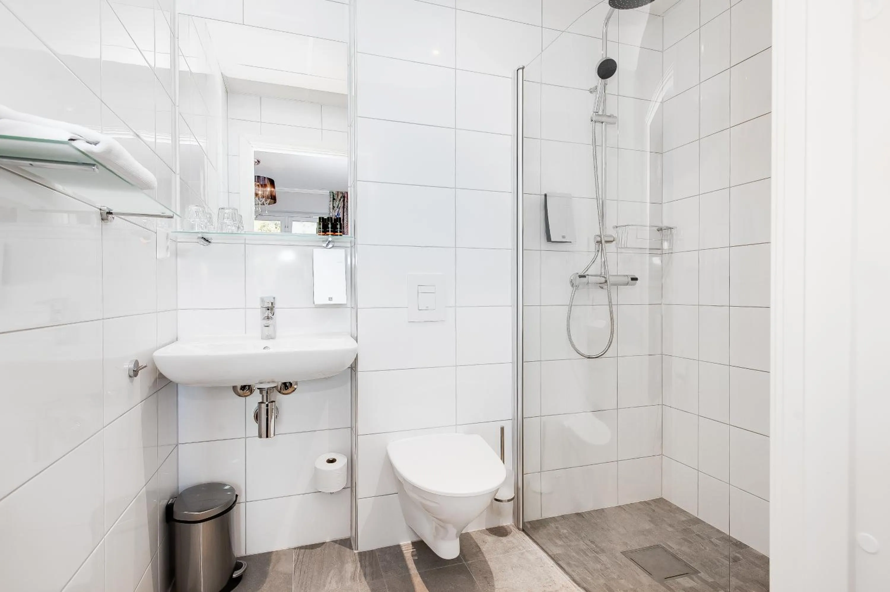 Shower in Home Hotel Kung Oscar