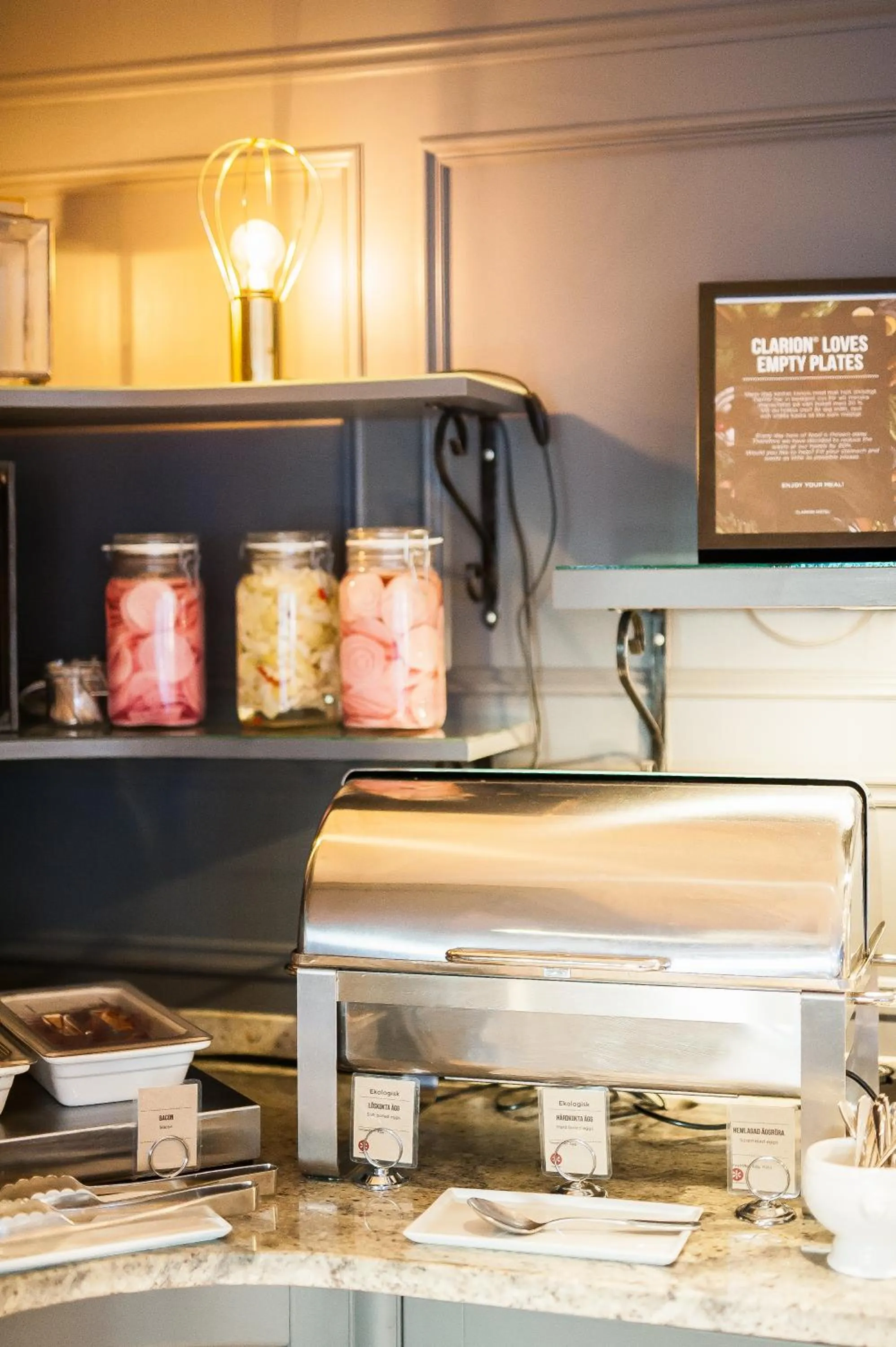 Restaurant/places to eat in Home Hotel Kung Oscar