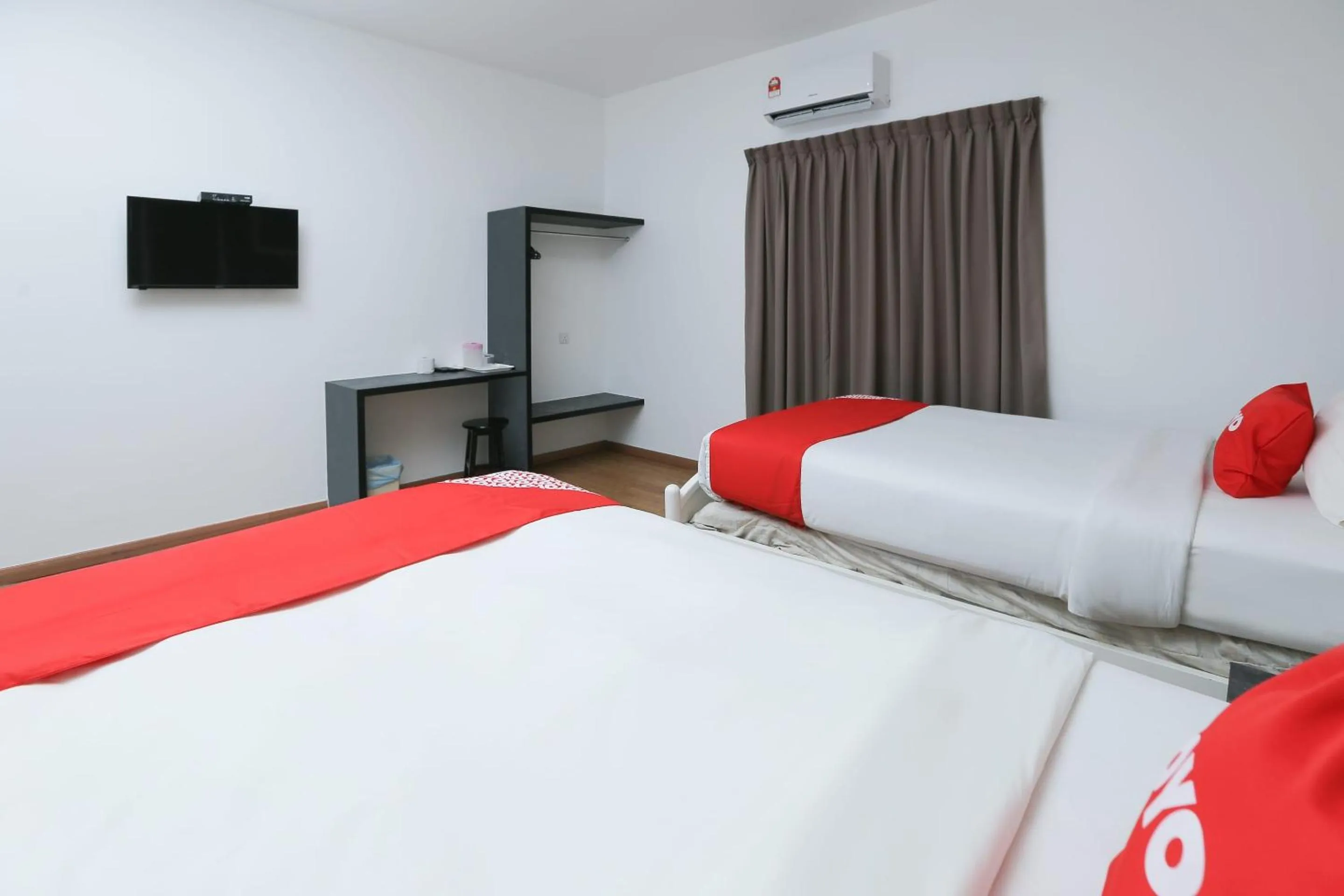 Bedroom, Bed in OYO 89915 East Mount Hotel