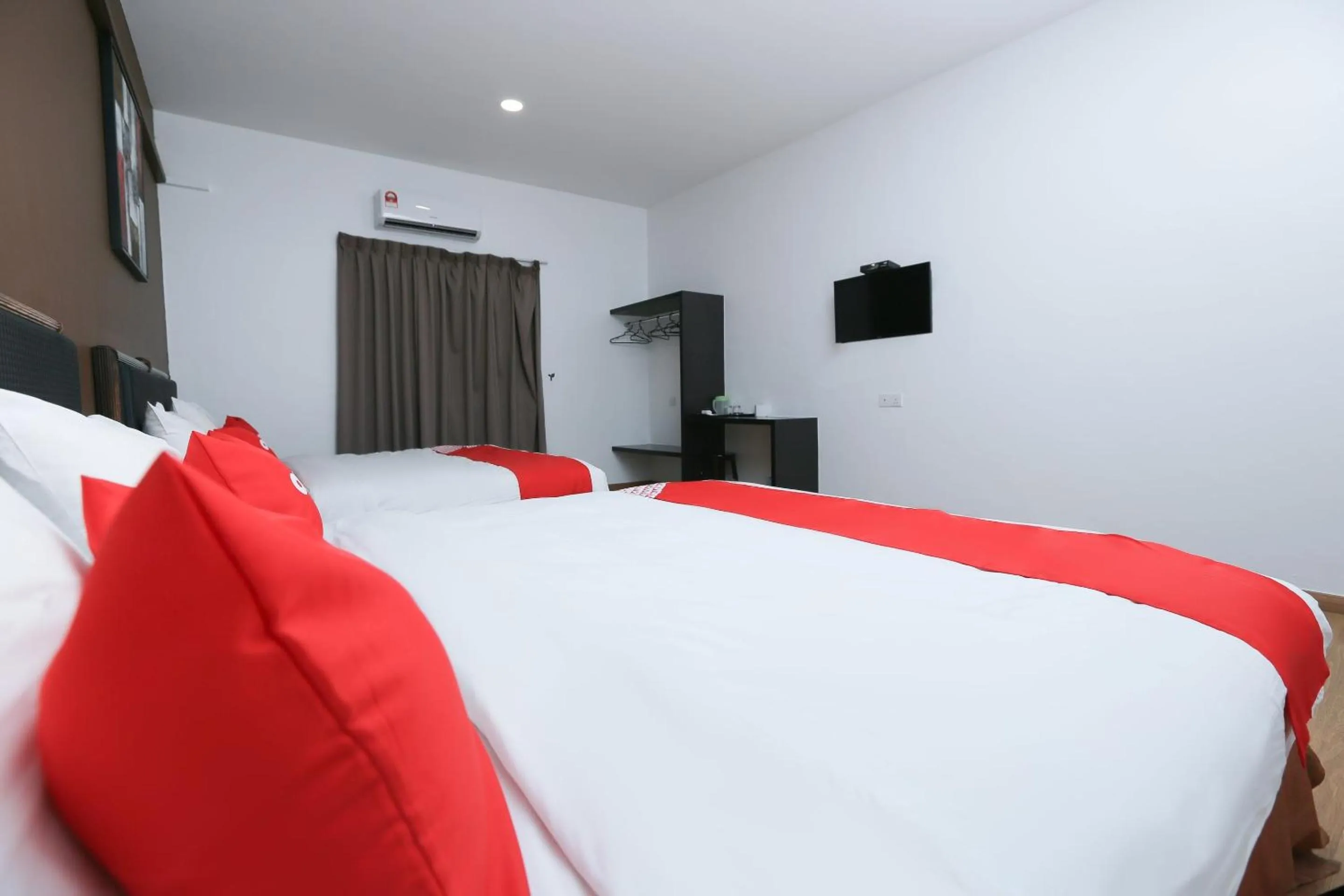 Bedroom, Bed in OYO 89915 East Mount Hotel