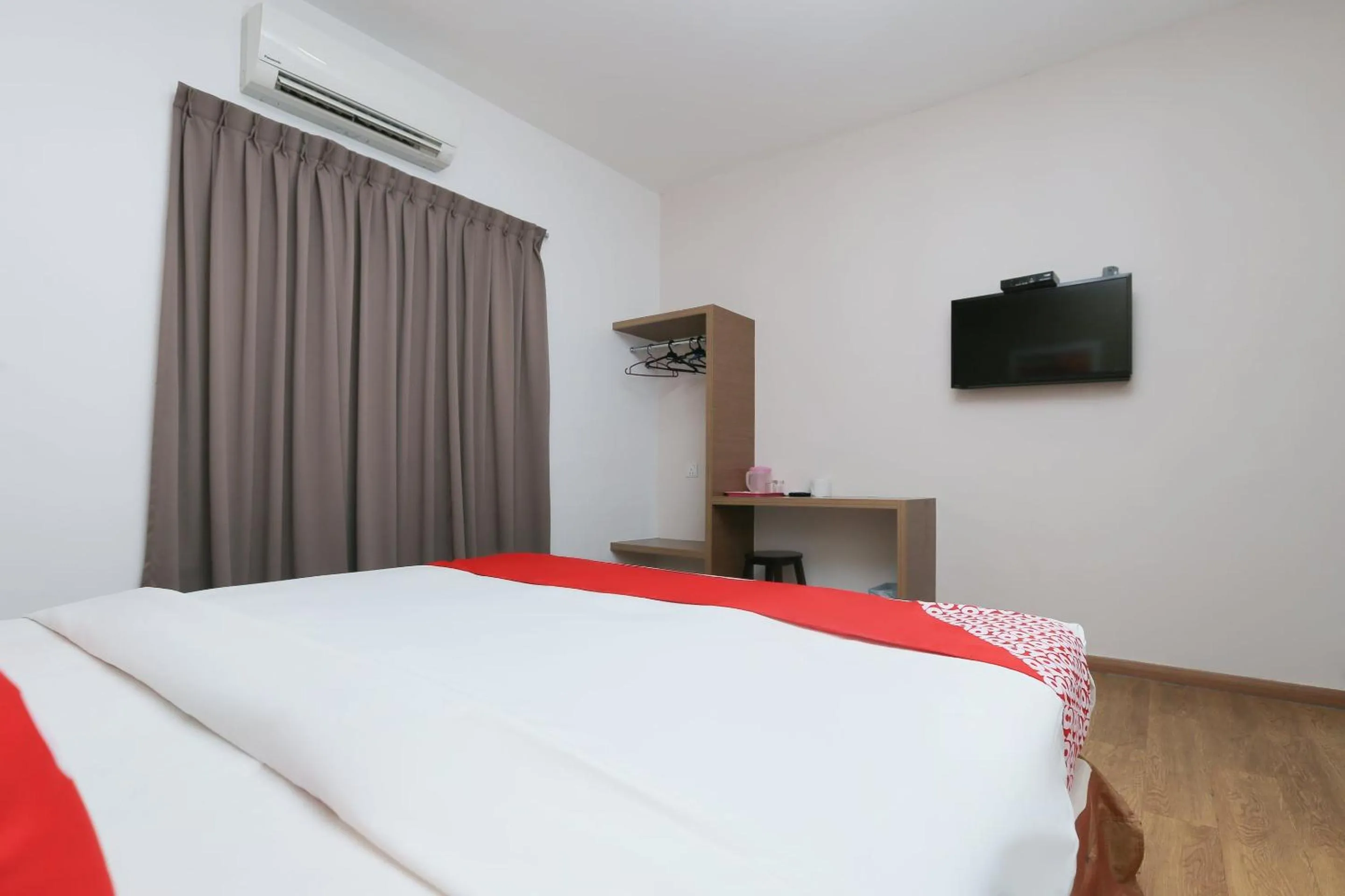 Bedroom, Bed in OYO 89915 East Mount Hotel