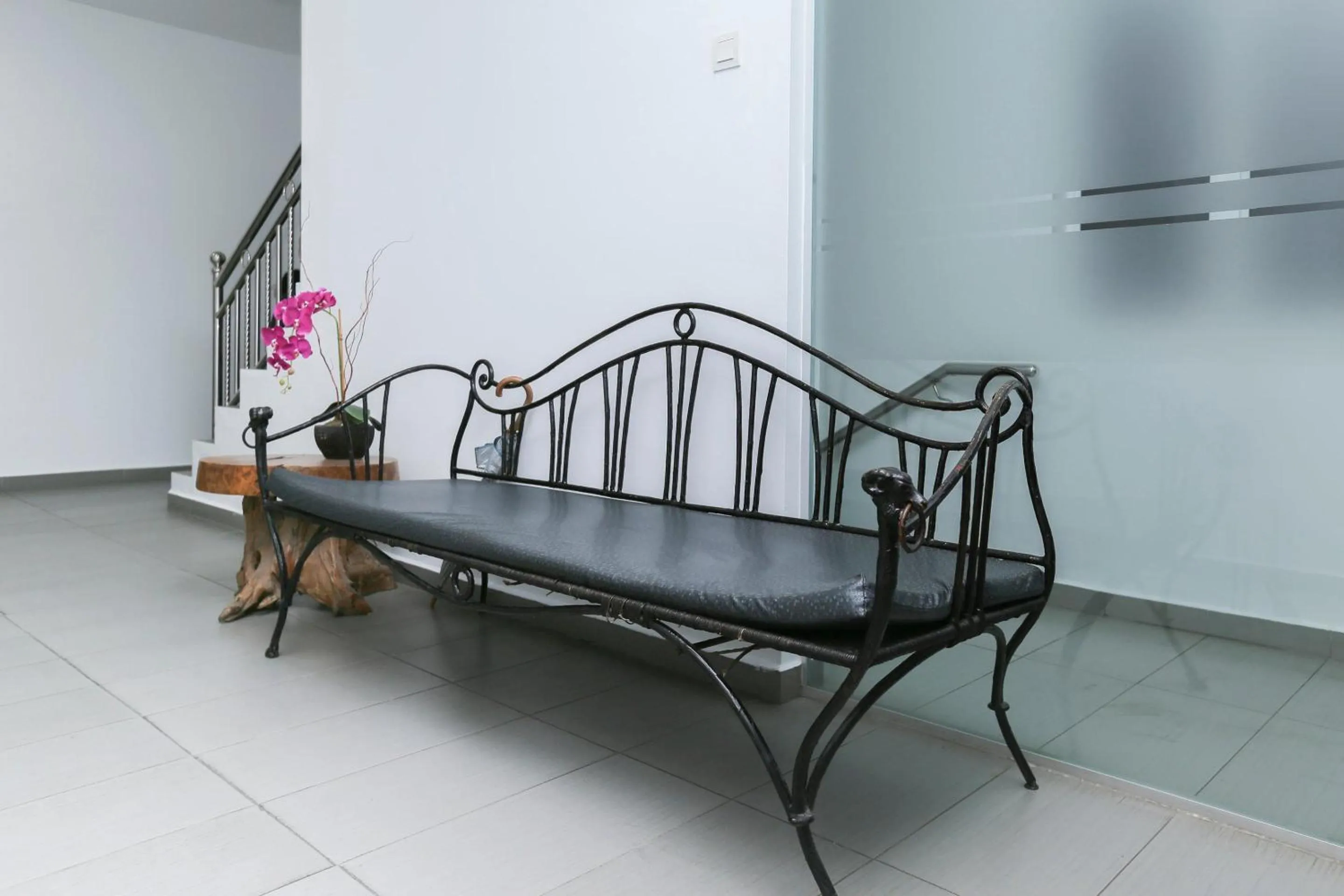 Lobby or reception in OYO 89915 East Mount Hotel