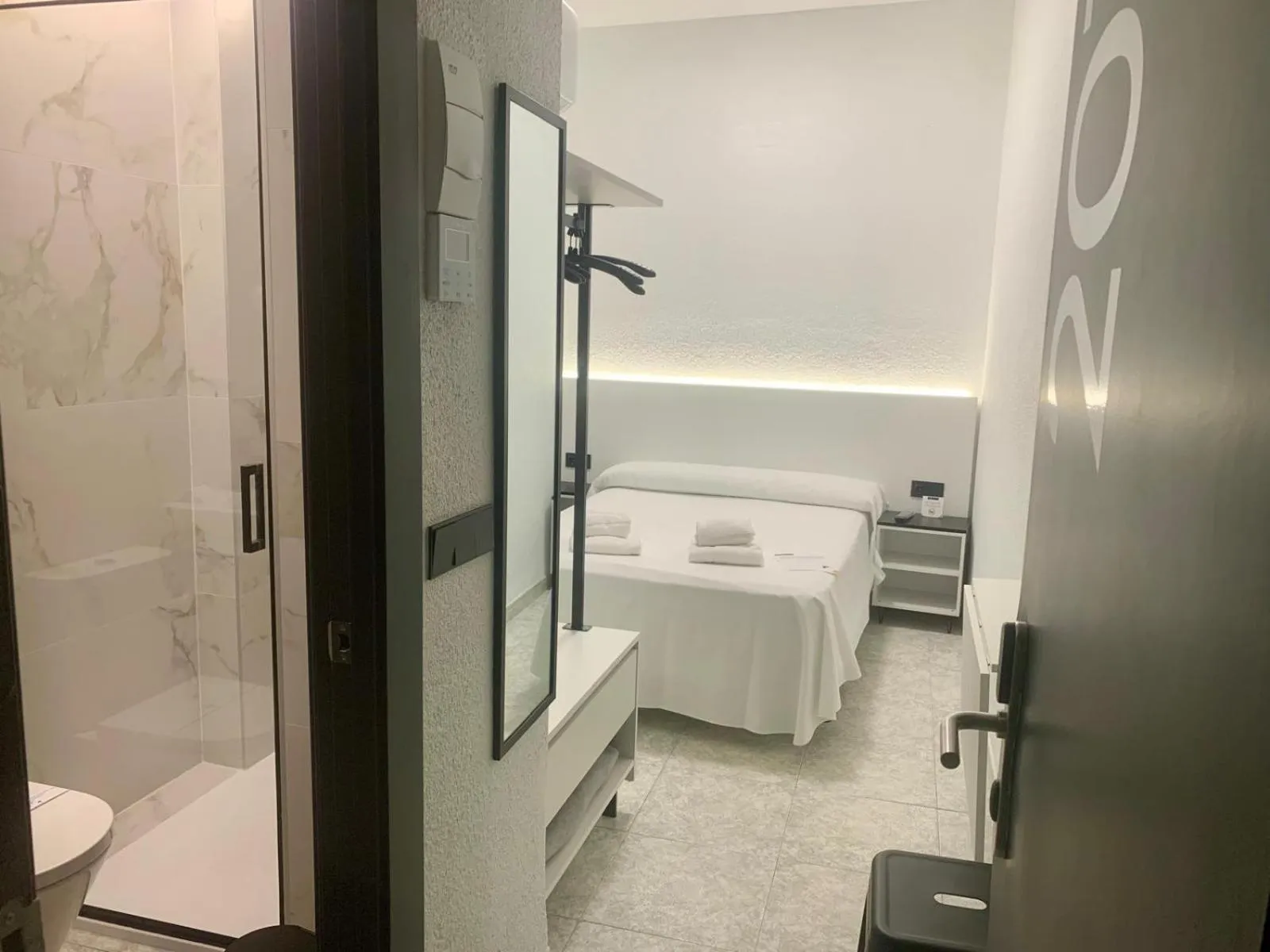 Bedroom, Bed in Hotel DL Urban