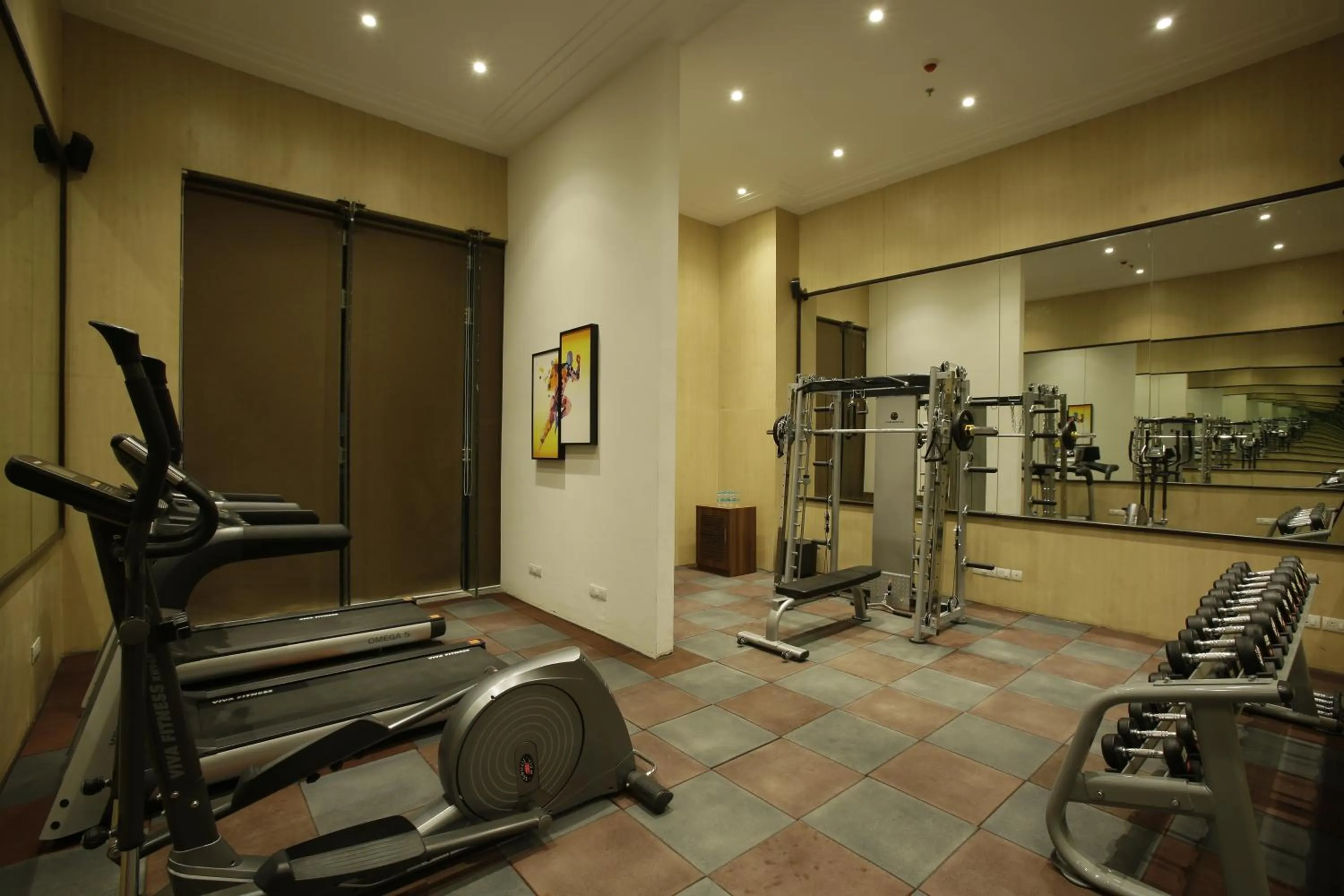 Fitness centre/facilities in Golden Suites Gurgaon Inde Hotels