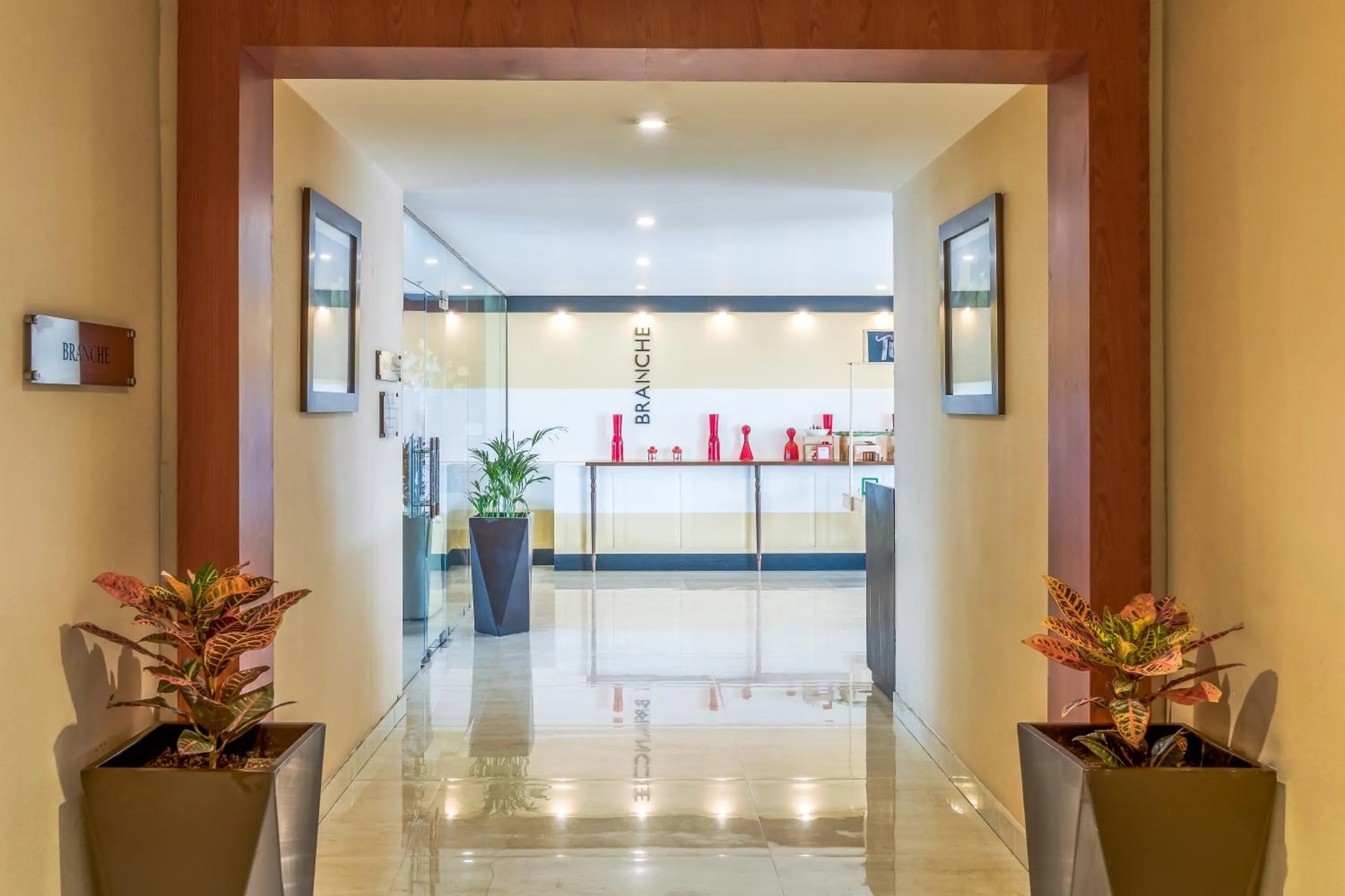 Meals in Golden Suites Gurgaon Inde Hotels