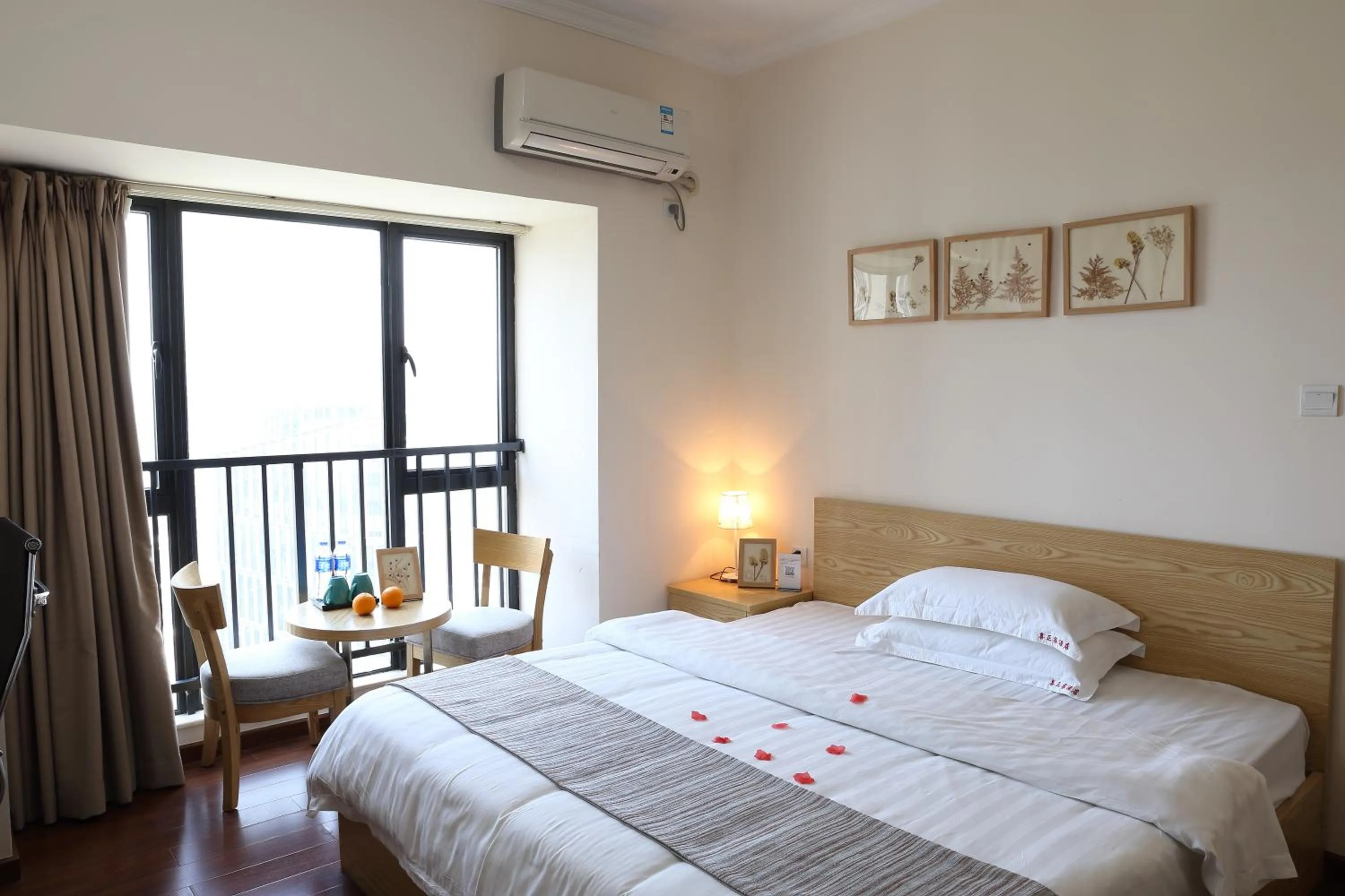 Xizhengjia Apartment Hotel (Guangzhou Financial City Keyun Road subway station store)