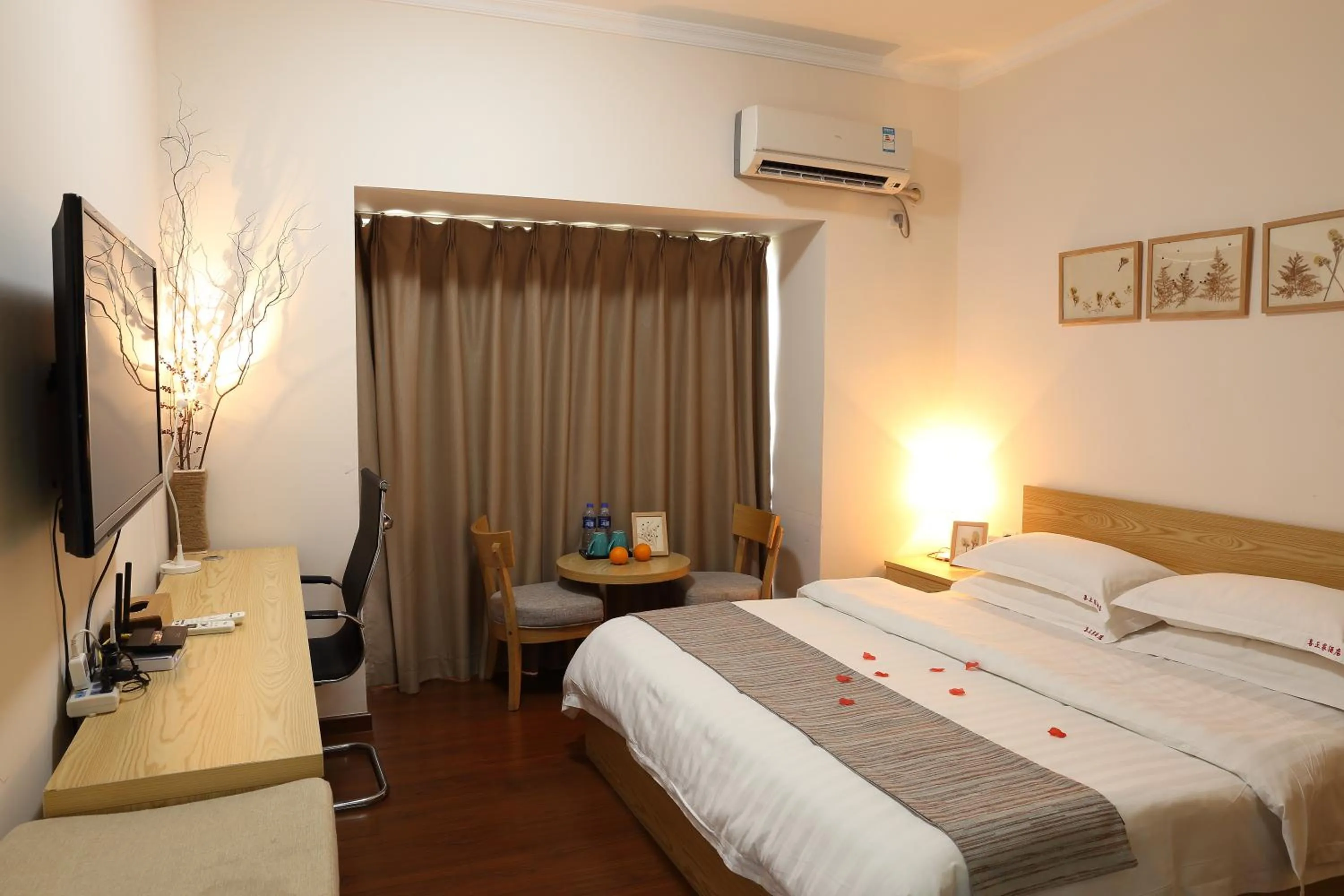 Xizhengjia Apartment Hotel (Guangzhou Financial City Keyun Road subway station store)