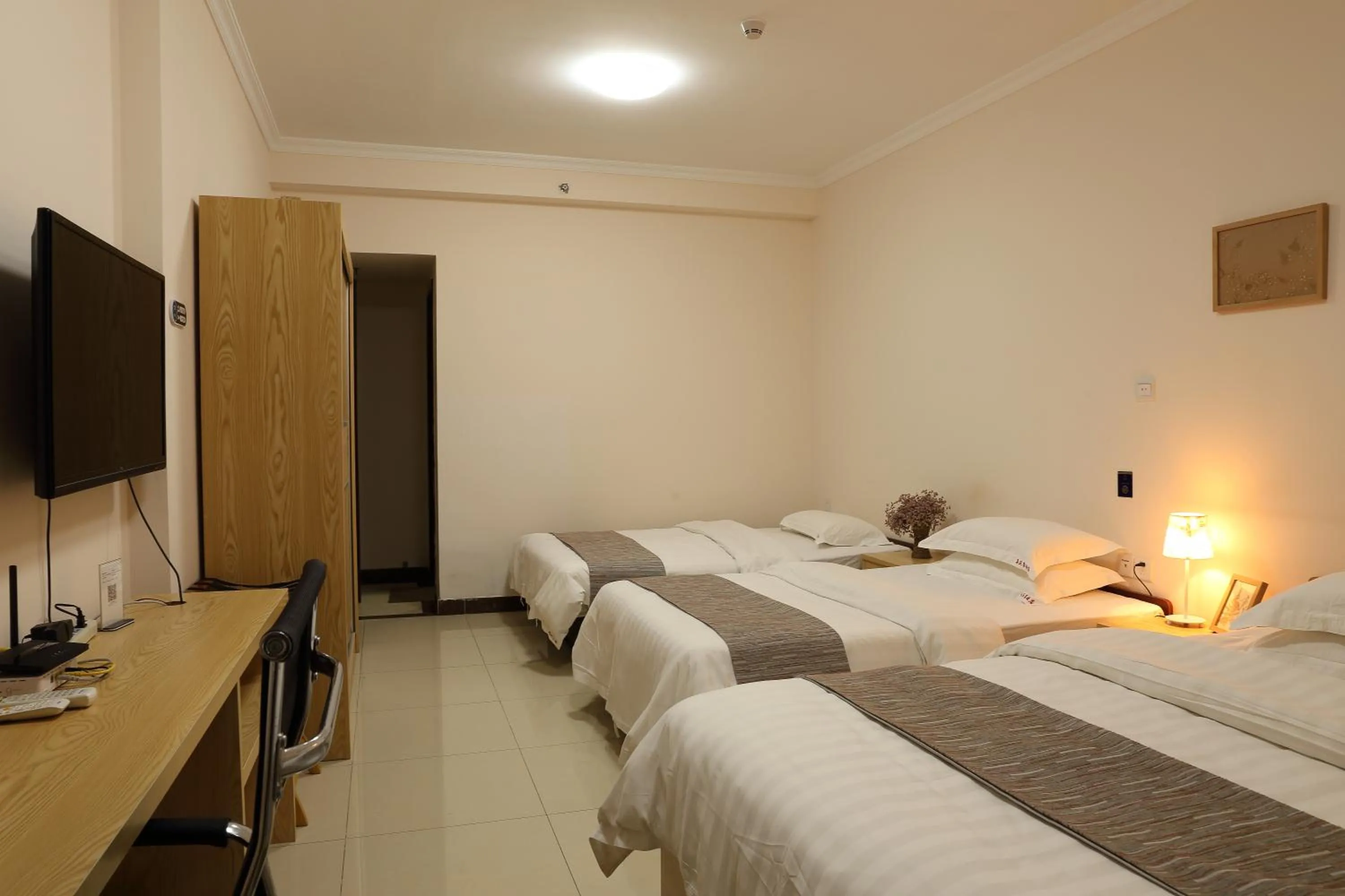 Xizhengjia Apartment Hotel (Guangzhou Financial City Keyun Road subway station store)