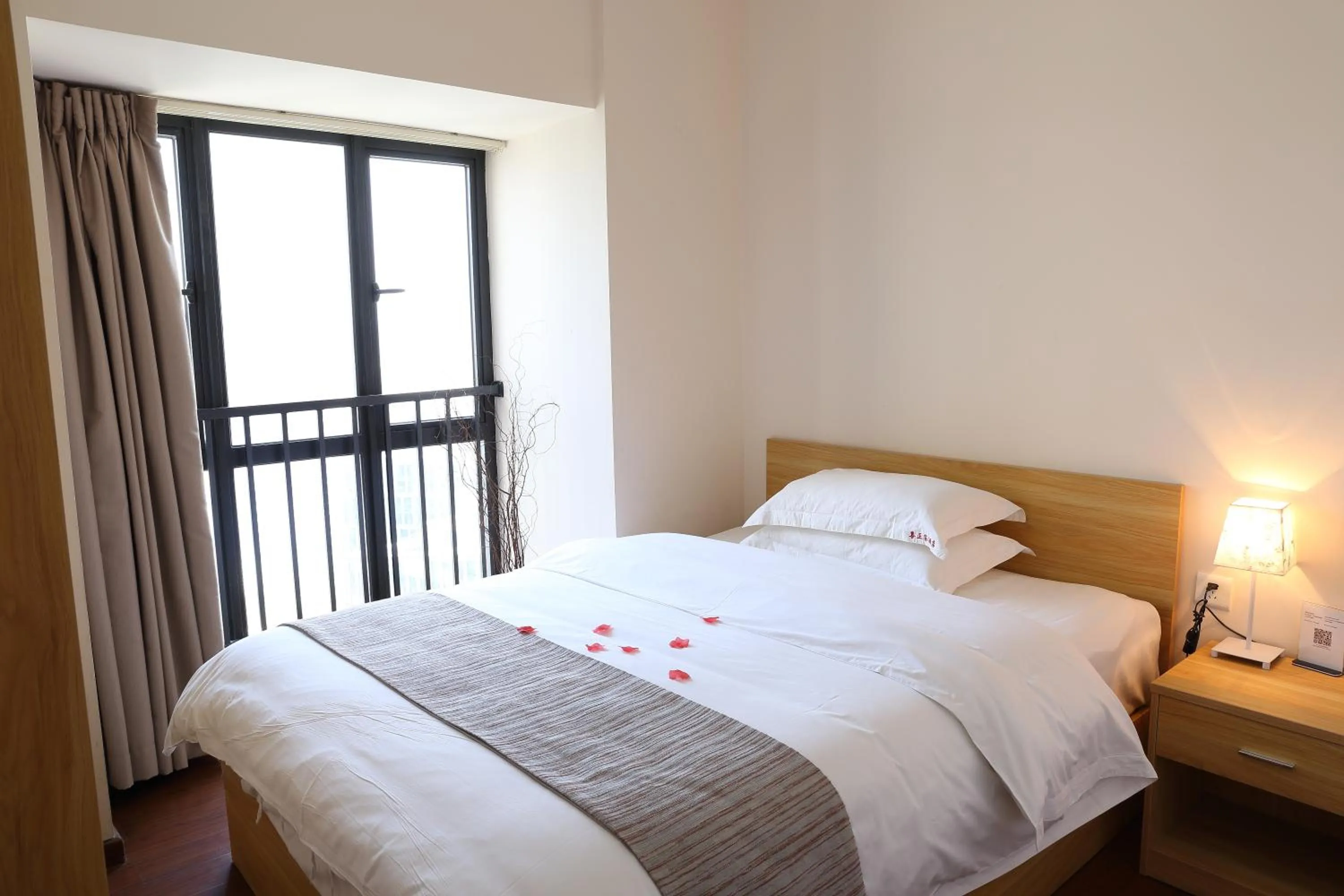 Xizhengjia Apartment Hotel (Guangzhou Financial City Keyun Road subway station store)