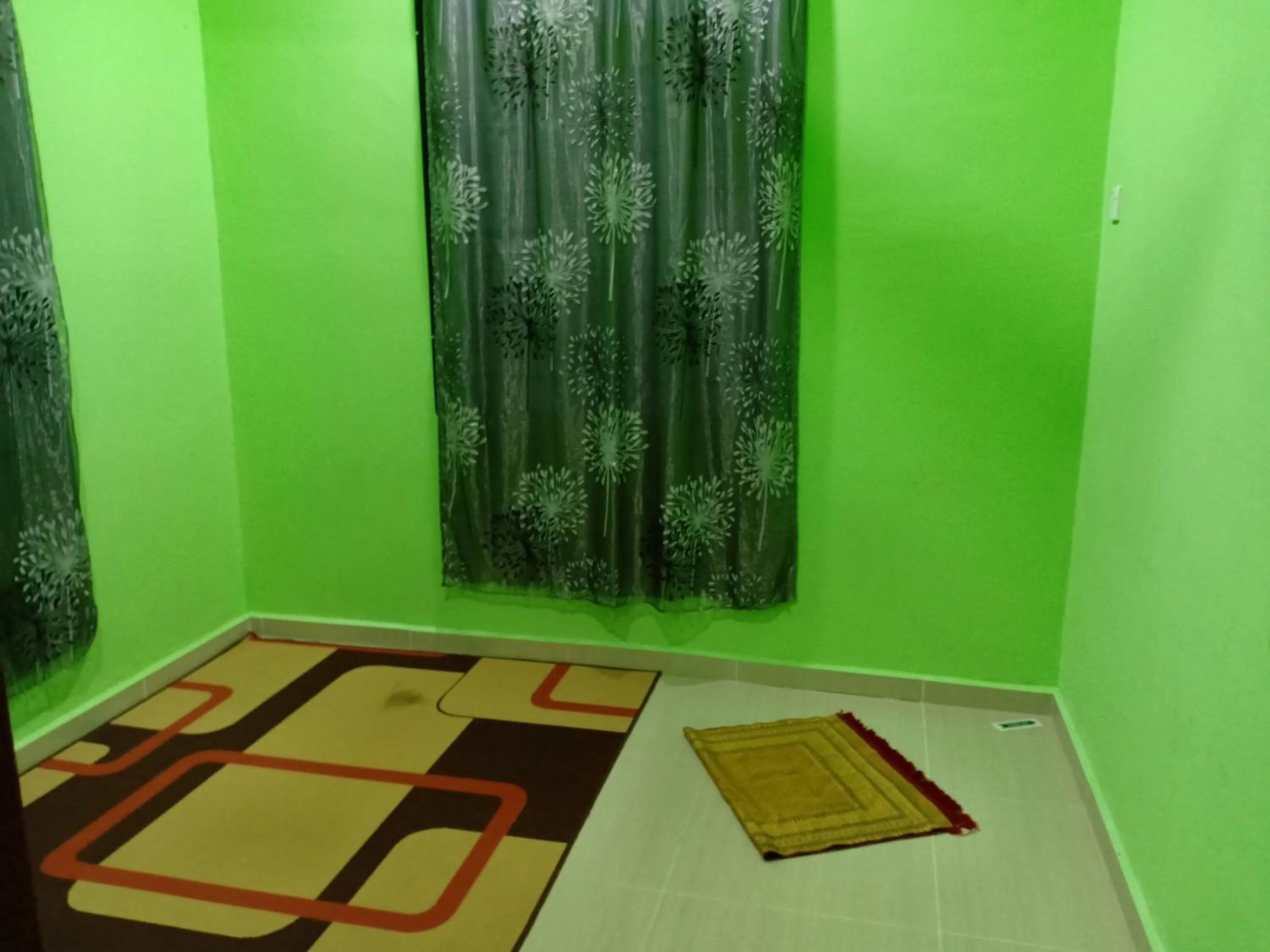 HR Iman Homestay