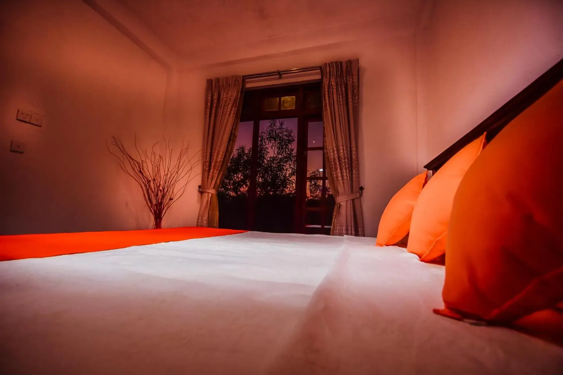 Deluxe Double Room with Balcony - single occupancy in Heavens Door Guest Inn Deluxe Double Room with Balcony - single occupancy in Heavens Door Guest Inn