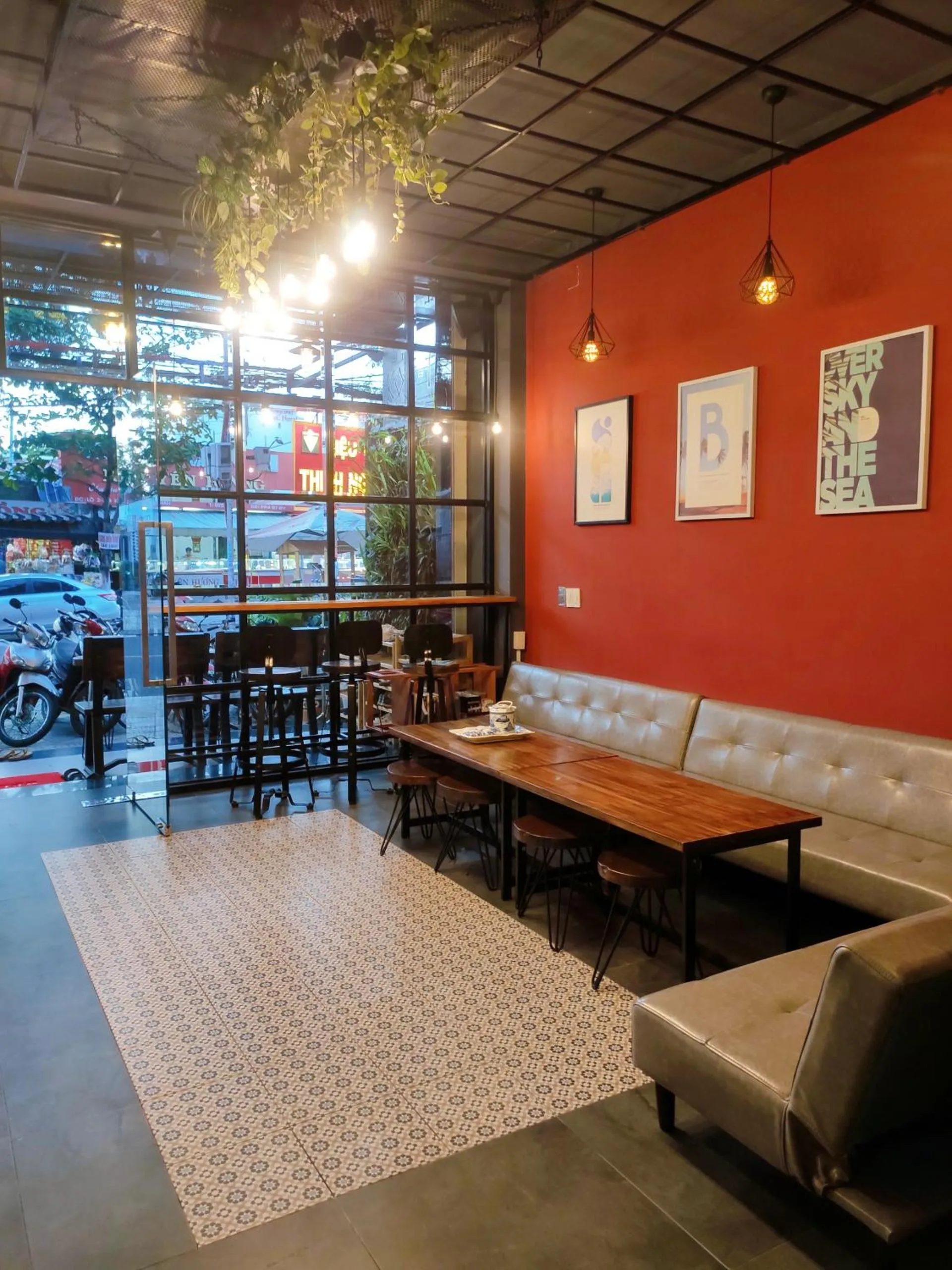 Living room in Kon-Tiki DaNang Hostel