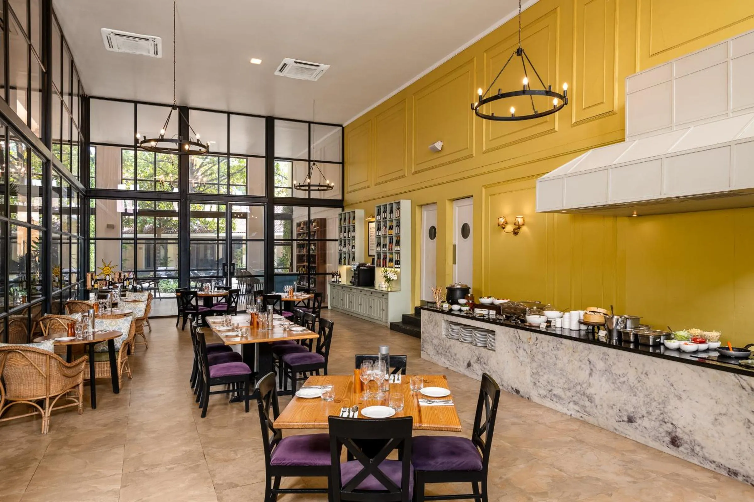 Restaurant/places to eat in The Source At Sula