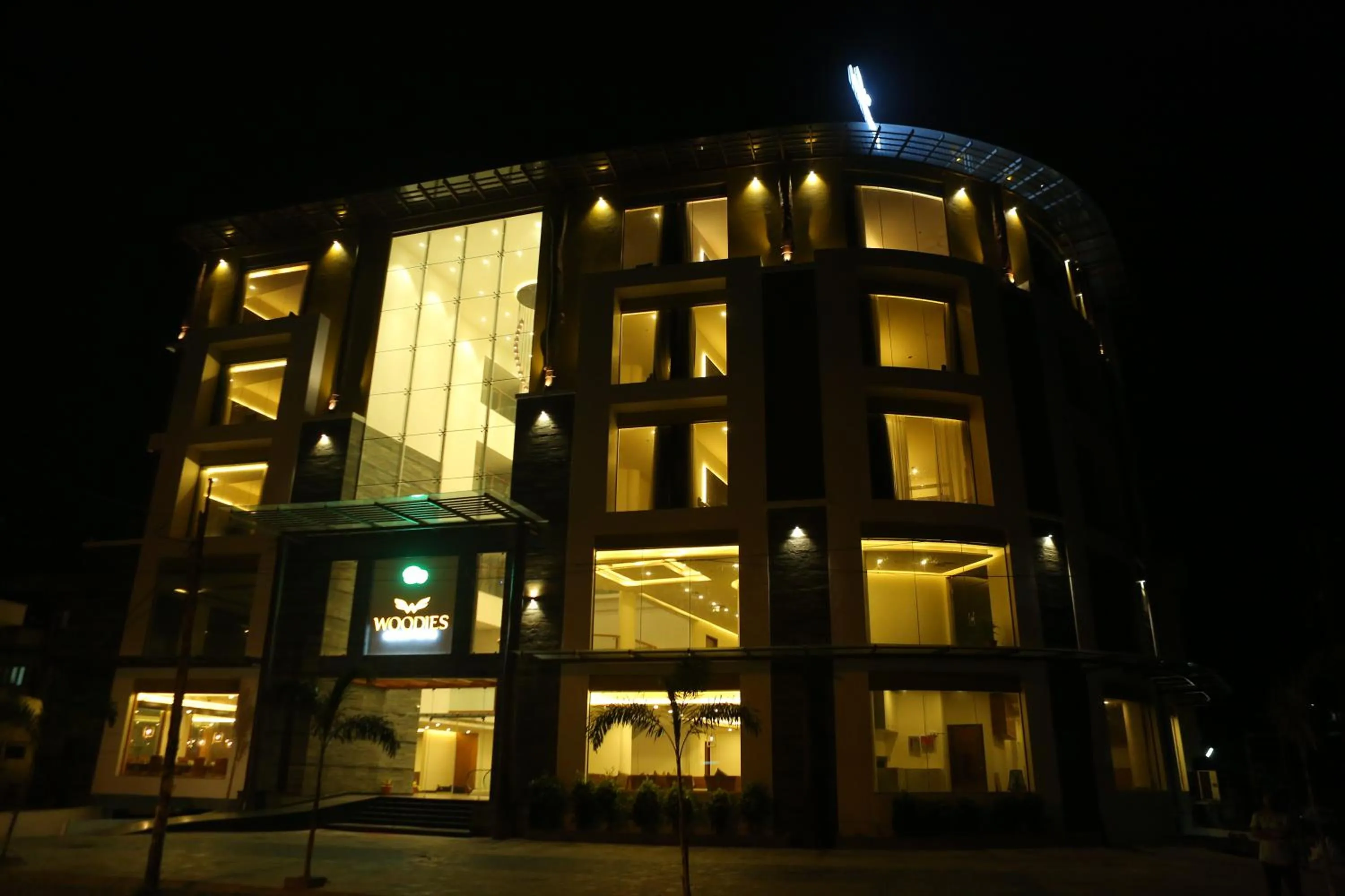 Facade/entrance in Woodies Bleisure Hotel