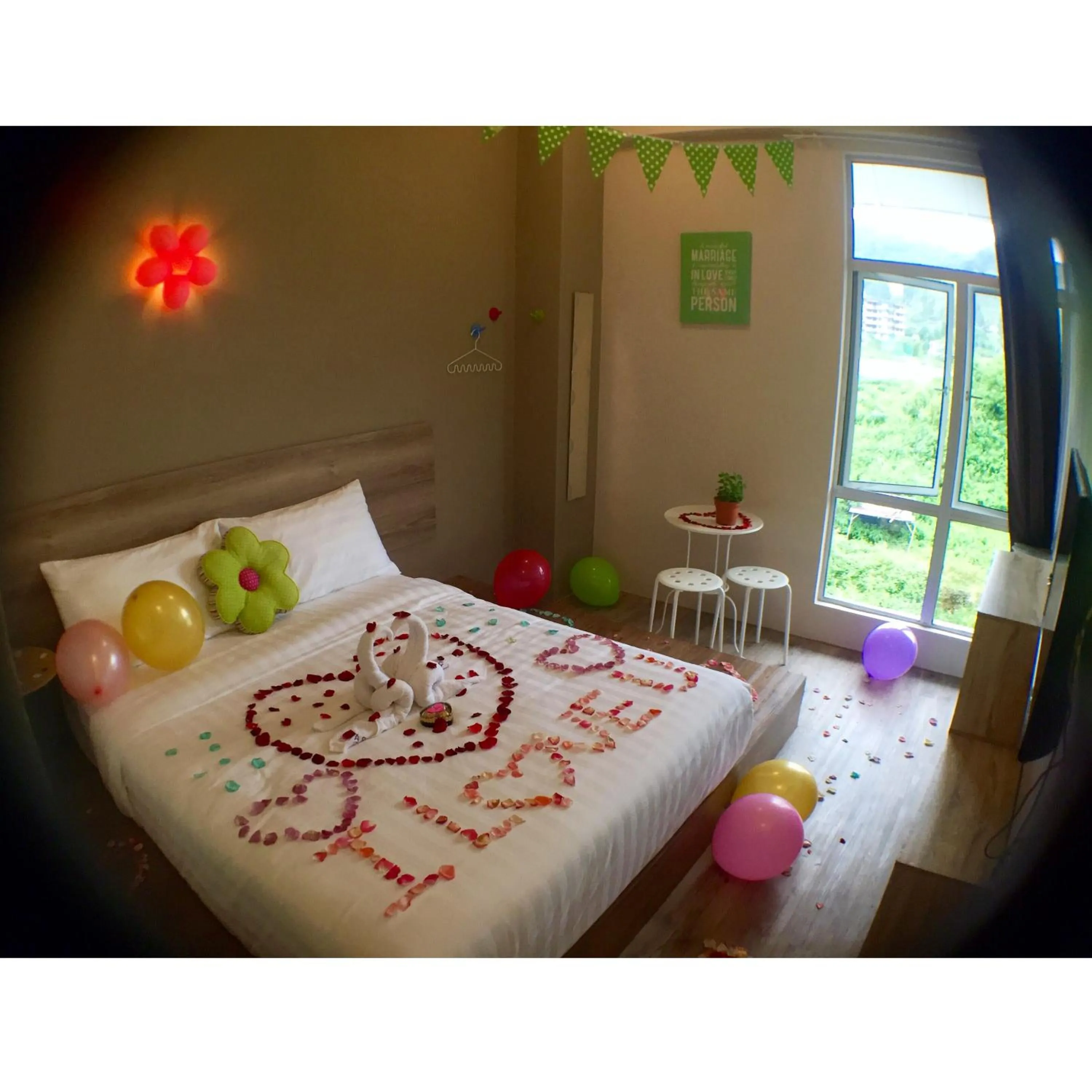 Decorative detail, Bed in Hotel Flora Plus