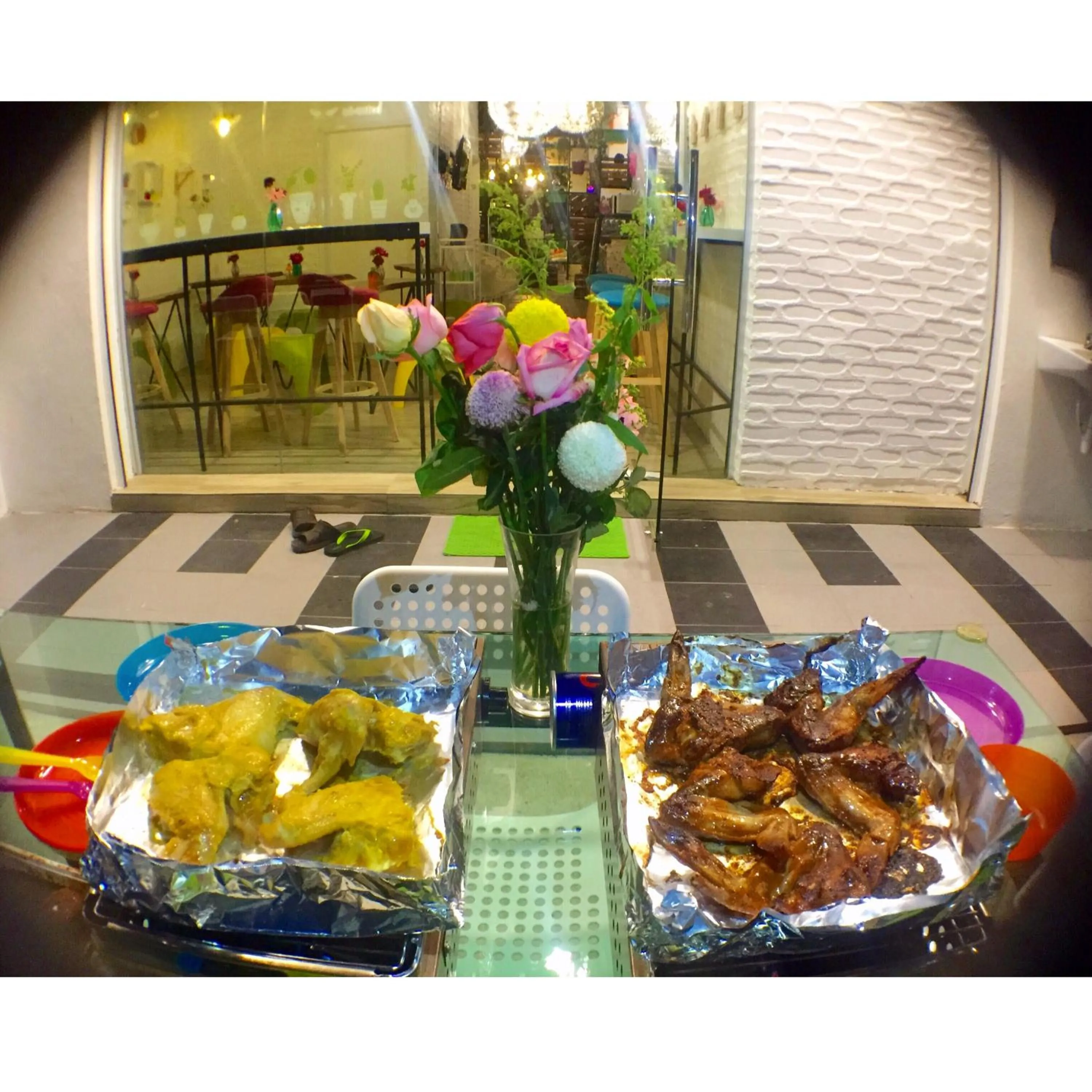 Communal lounge/ TV room in Hotel Flora Plus